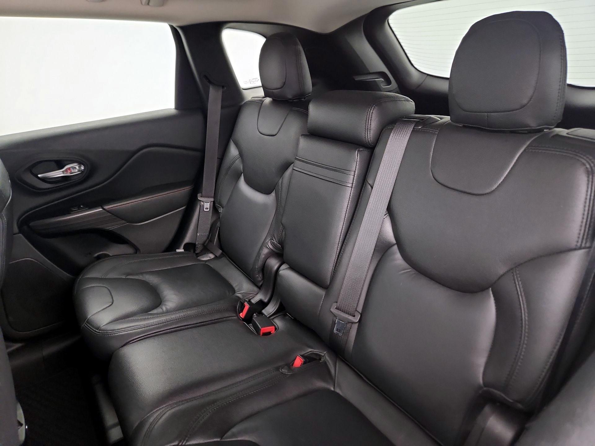 Thumbnail: 2015 Jeep Cherokee - 20