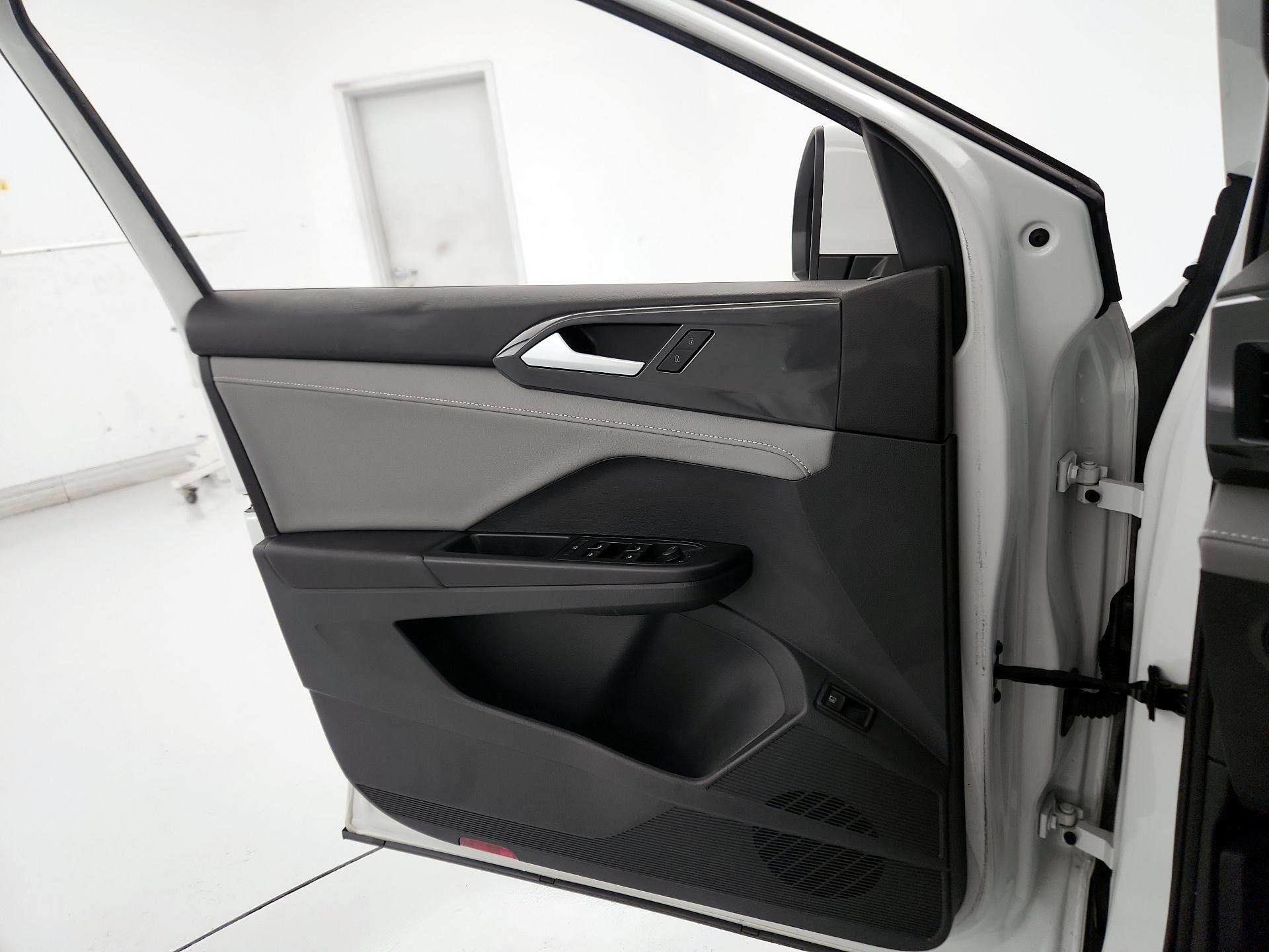 Thumbnail: 2023 Volkswagen Taos - 12