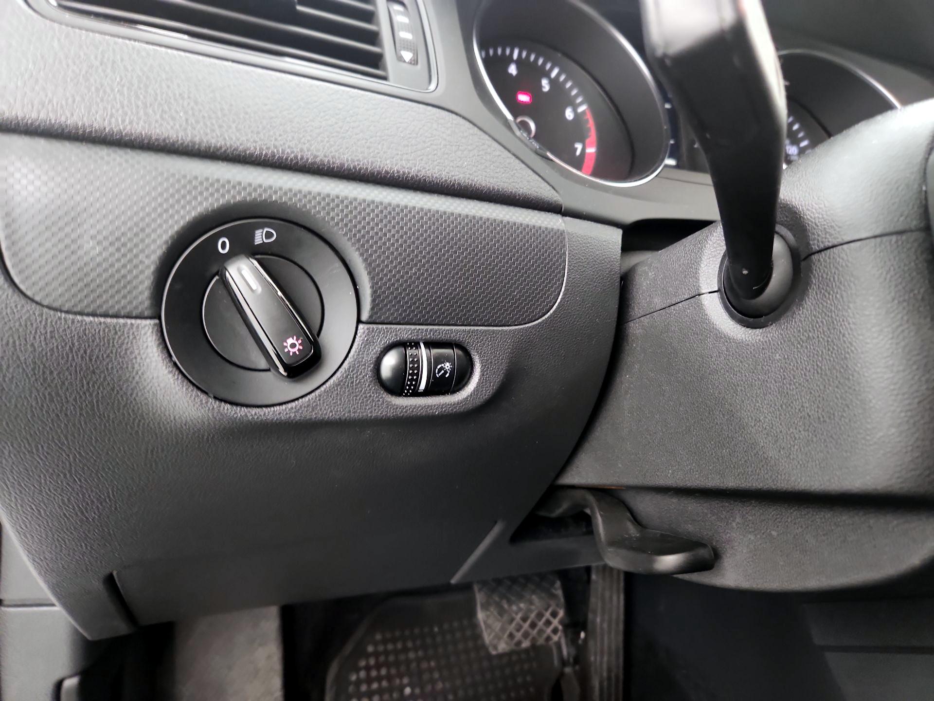 Thumbnail: 2015 Volkswagen Jetta - 14