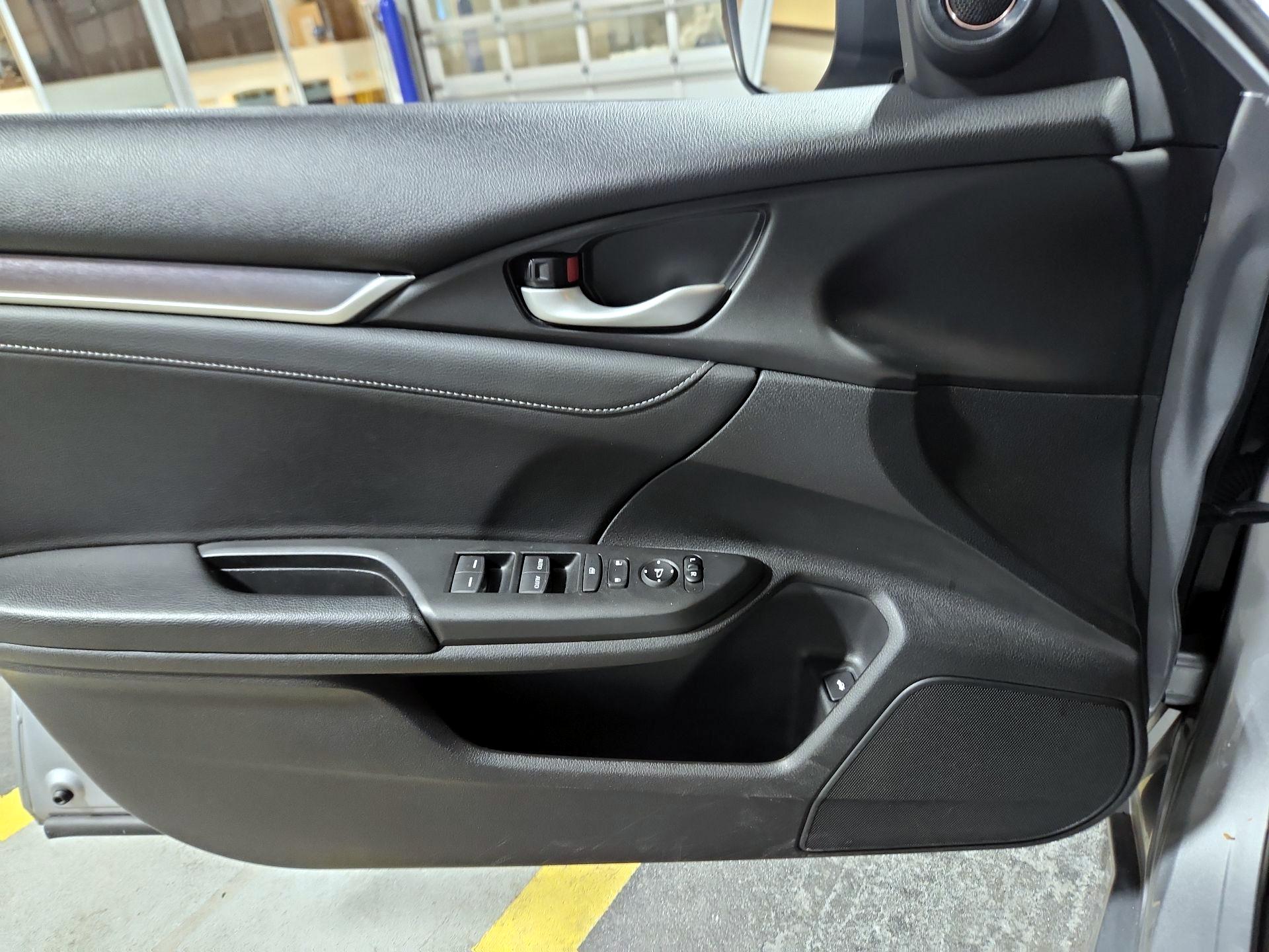 Thumbnail: 2018 Honda Civic - 10