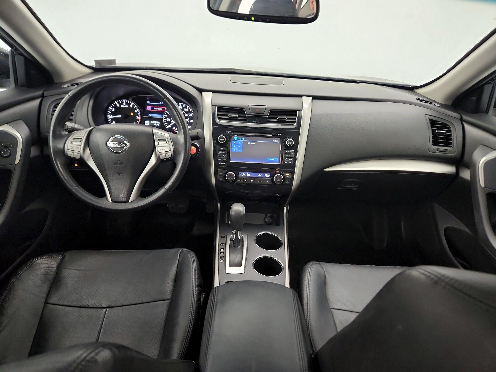 Thumbnail: 2015 Nissan Altima - 9