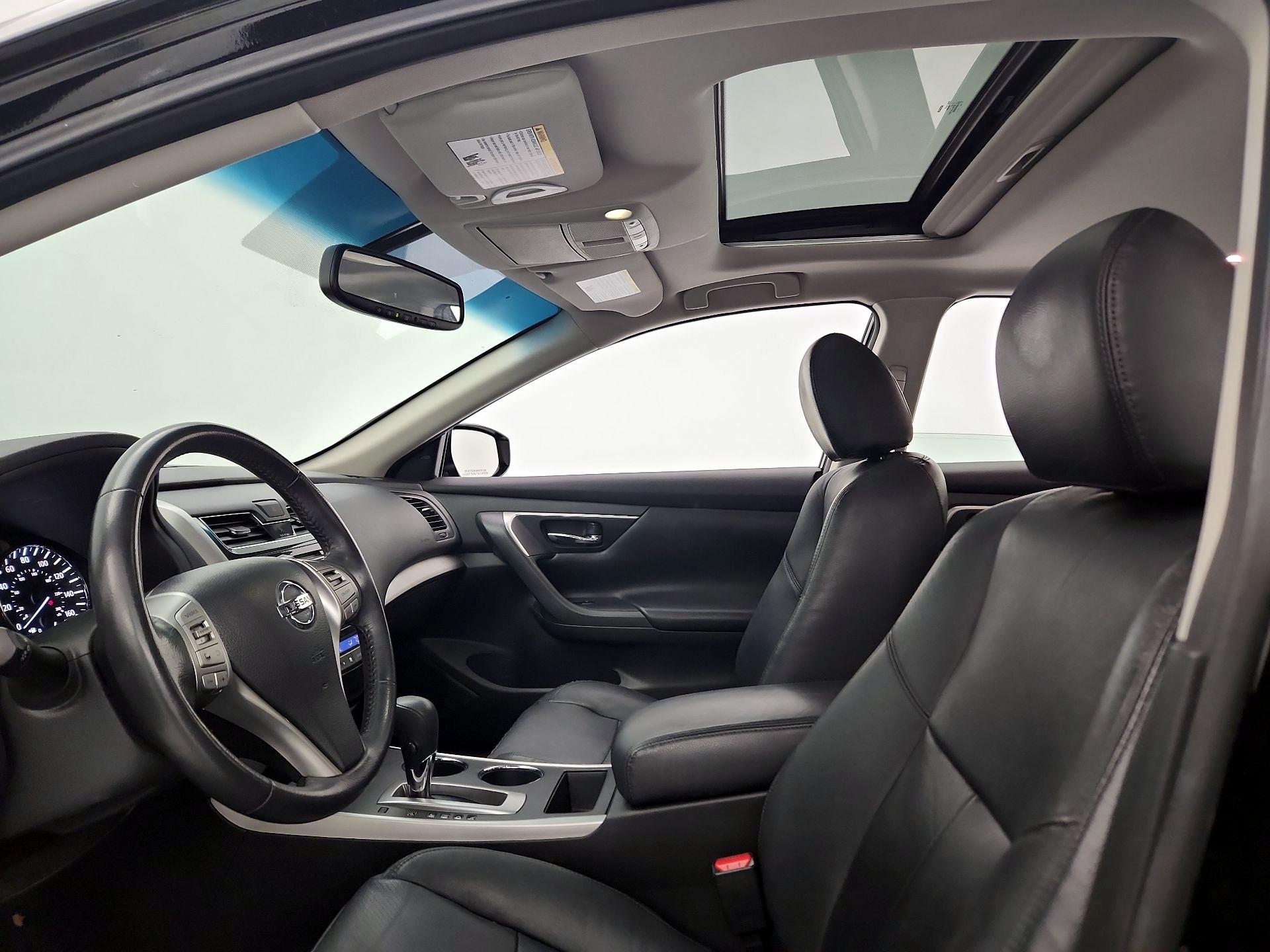 Thumbnail: 2015 Nissan Altima - 19