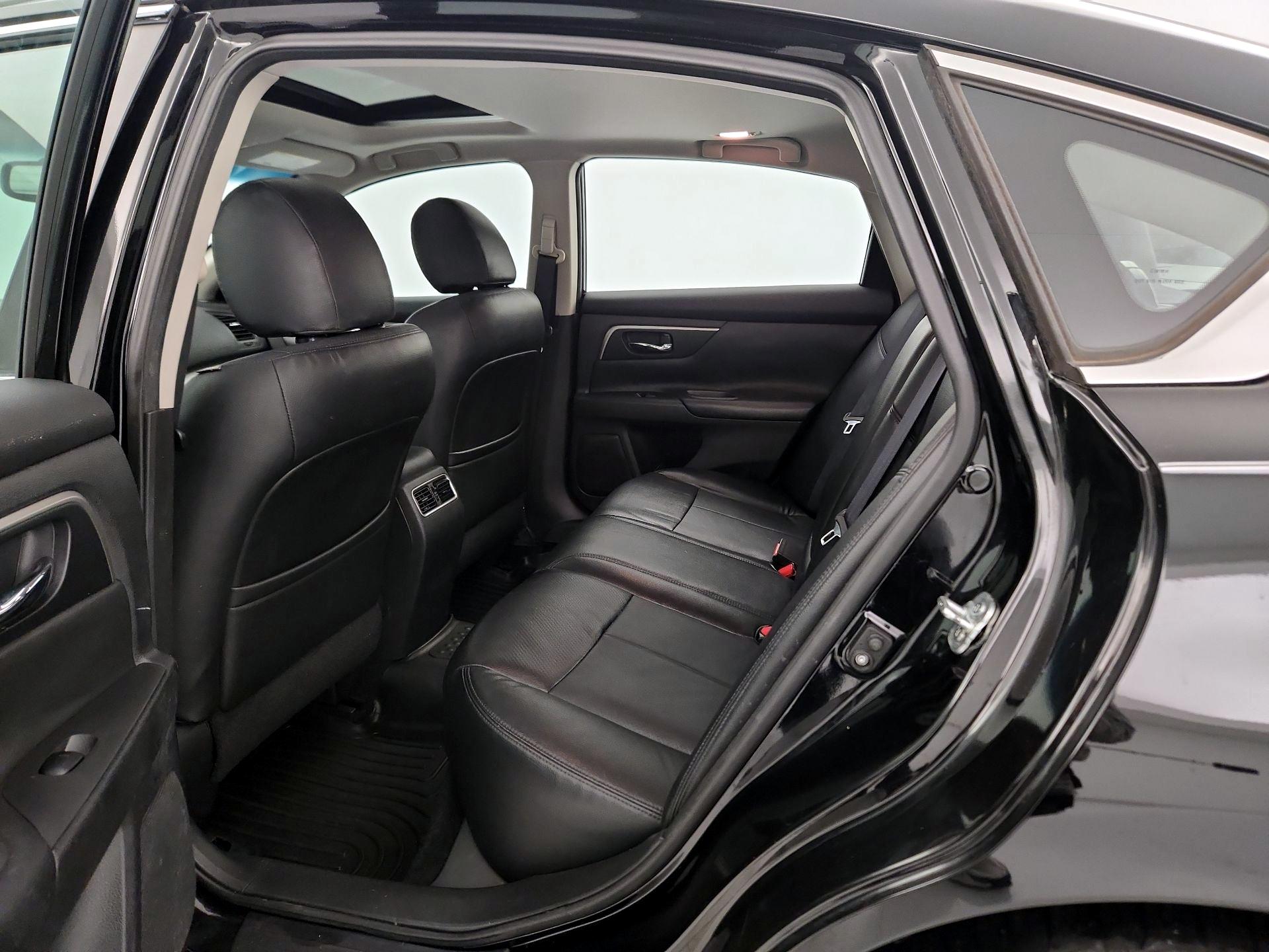 Thumbnail: 2015 Nissan Altima - 20