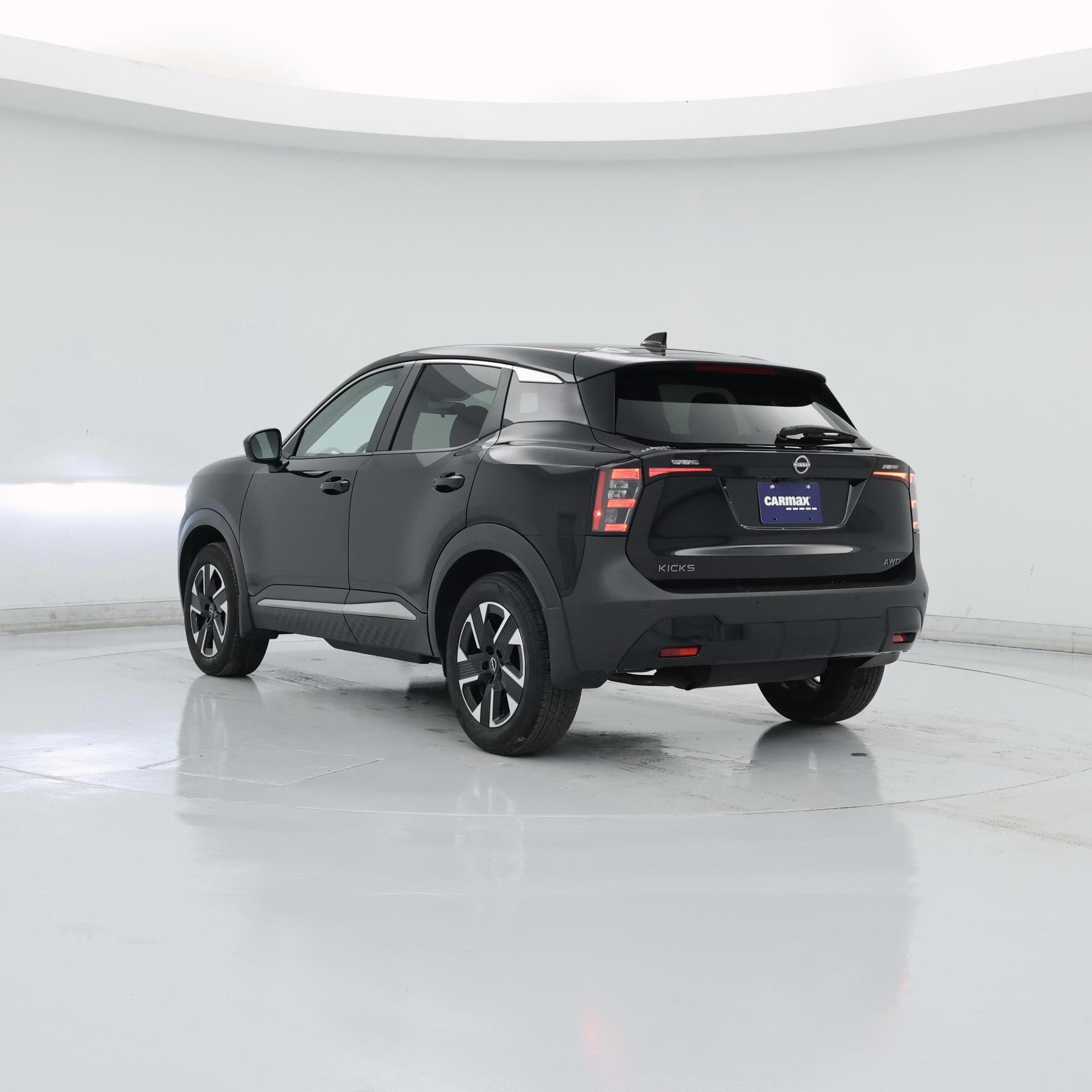 Thumbnail: 2025 Nissan Kicks - 2