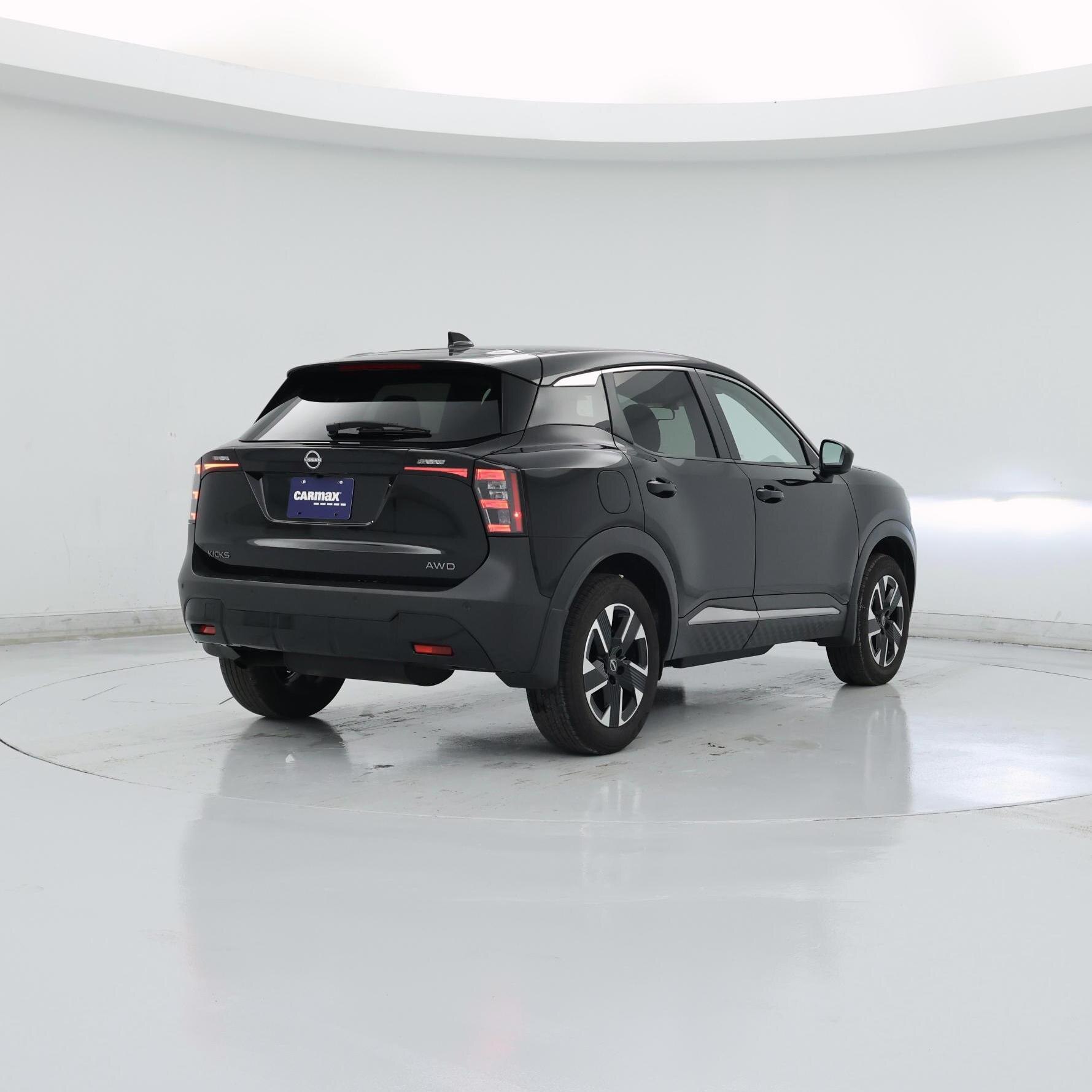 Thumbnail: 2025 Nissan Kicks - 8