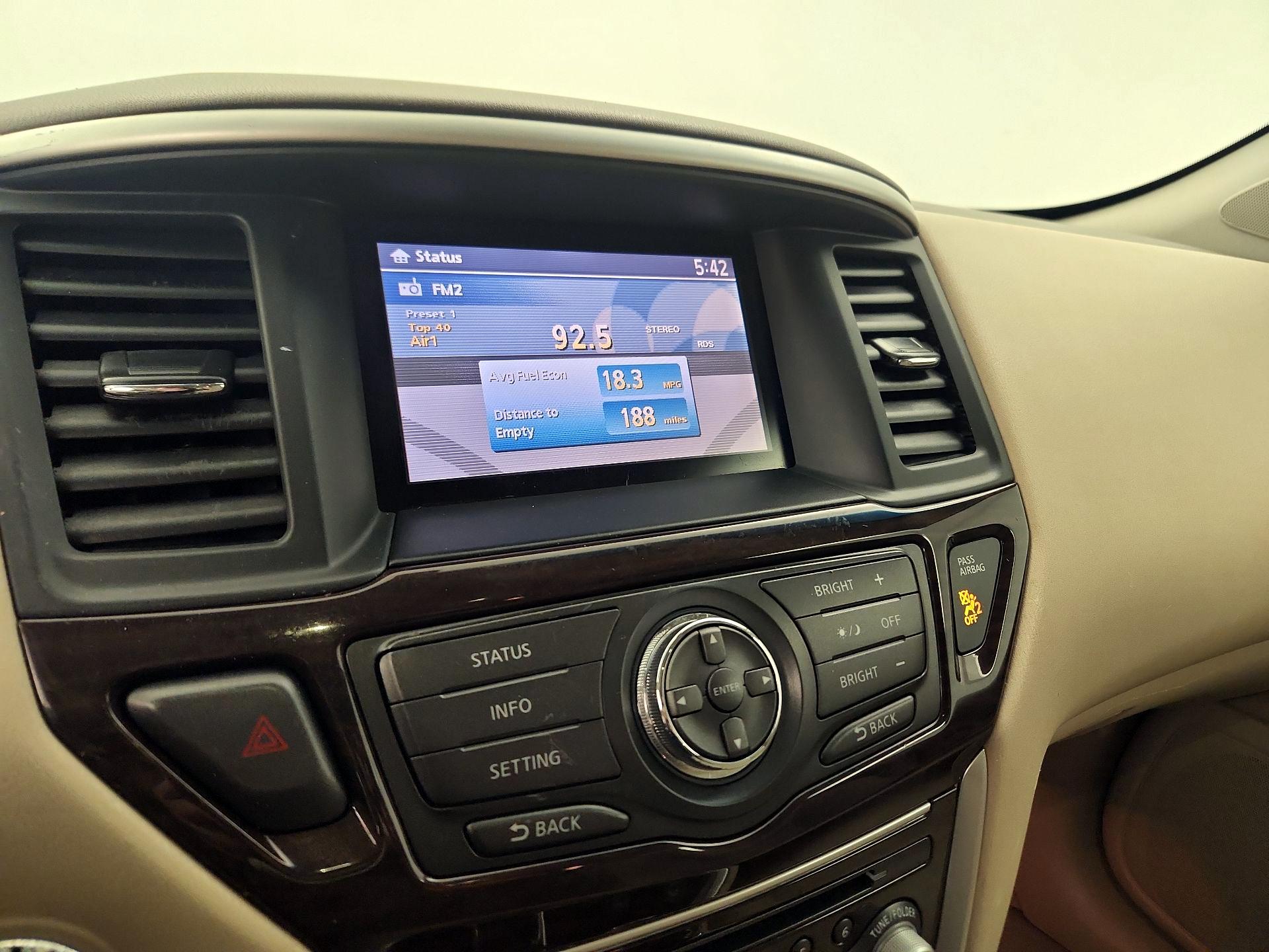 Thumbnail: 2014 Nissan Pathfinder - 15