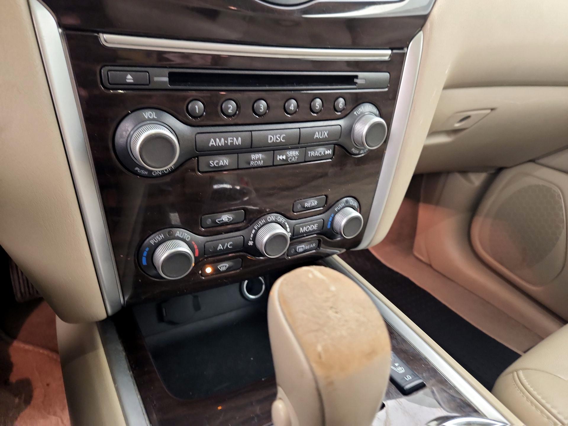 Thumbnail: 2014 Nissan Pathfinder - 16