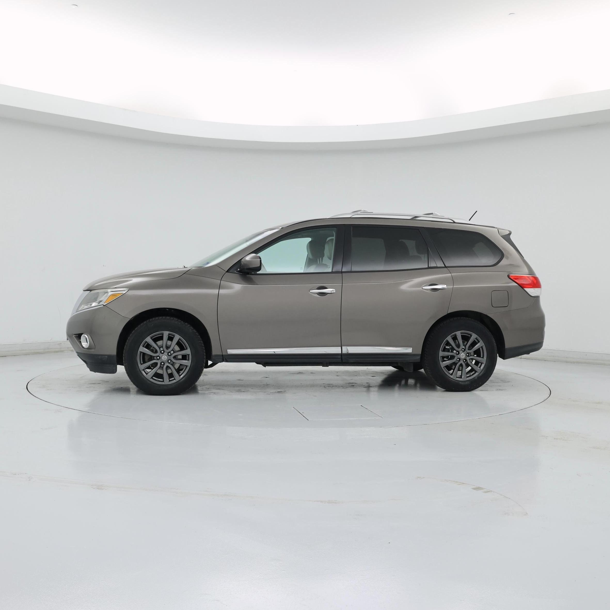 Thumbnail: 2014 Nissan Pathfinder - 3