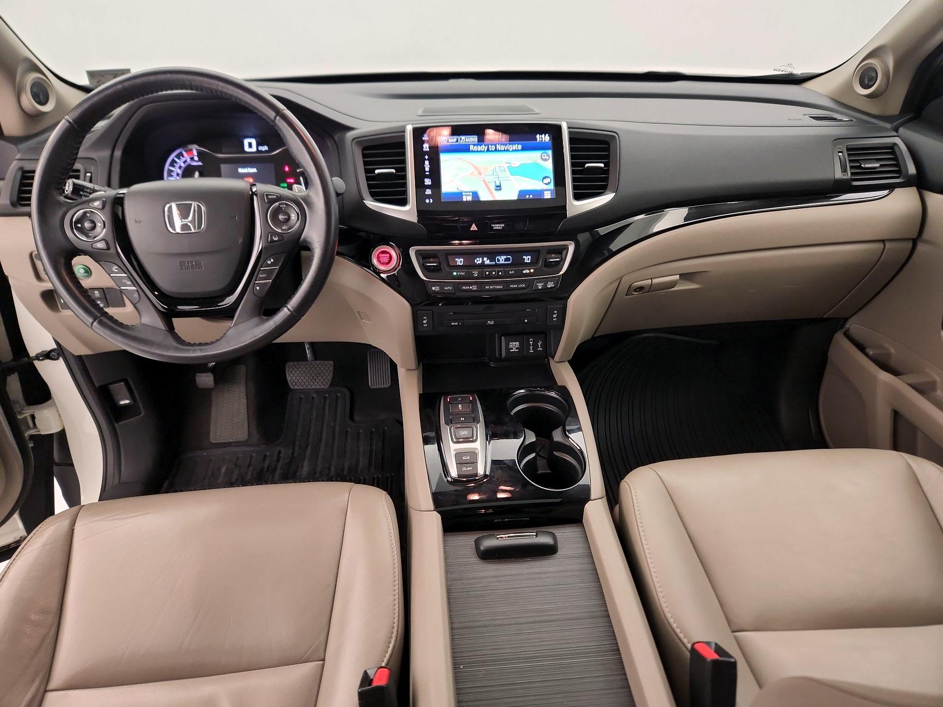 Thumbnail: 2017 Honda Pilot - 9