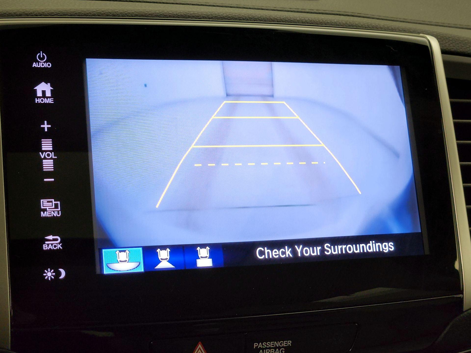 Thumbnail: 2017 Honda Pilot - 15