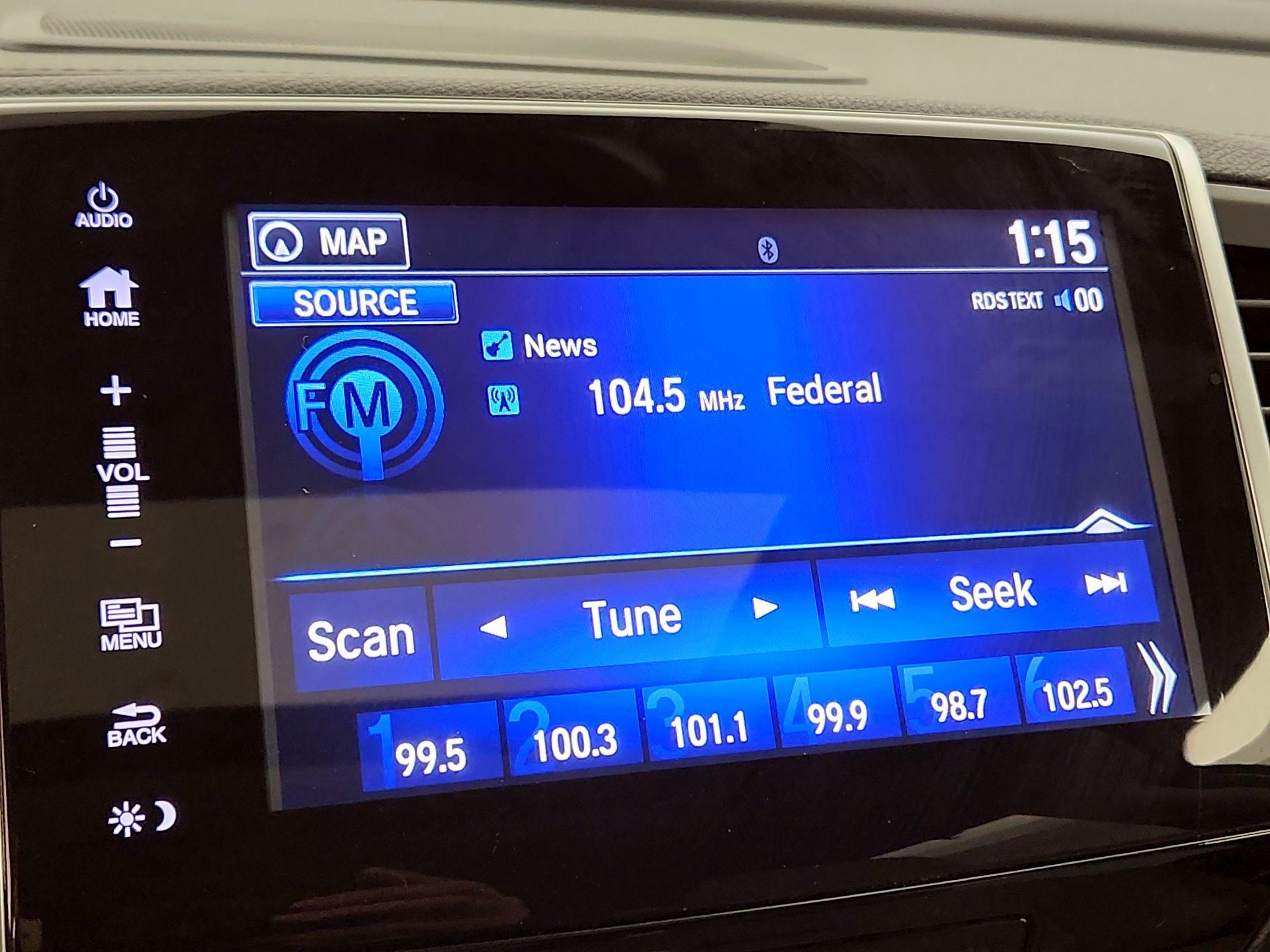 Thumbnail: 2017 Honda Pilot - 16