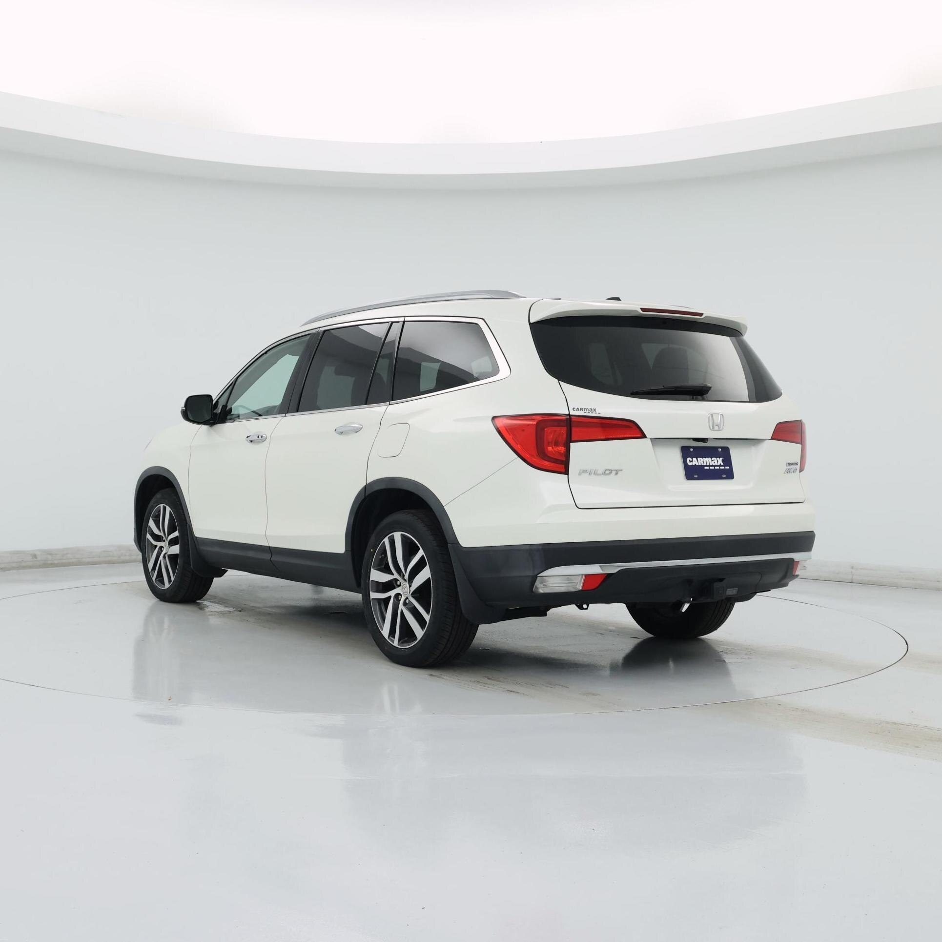 Thumbnail: 2017 Honda Pilot - 2