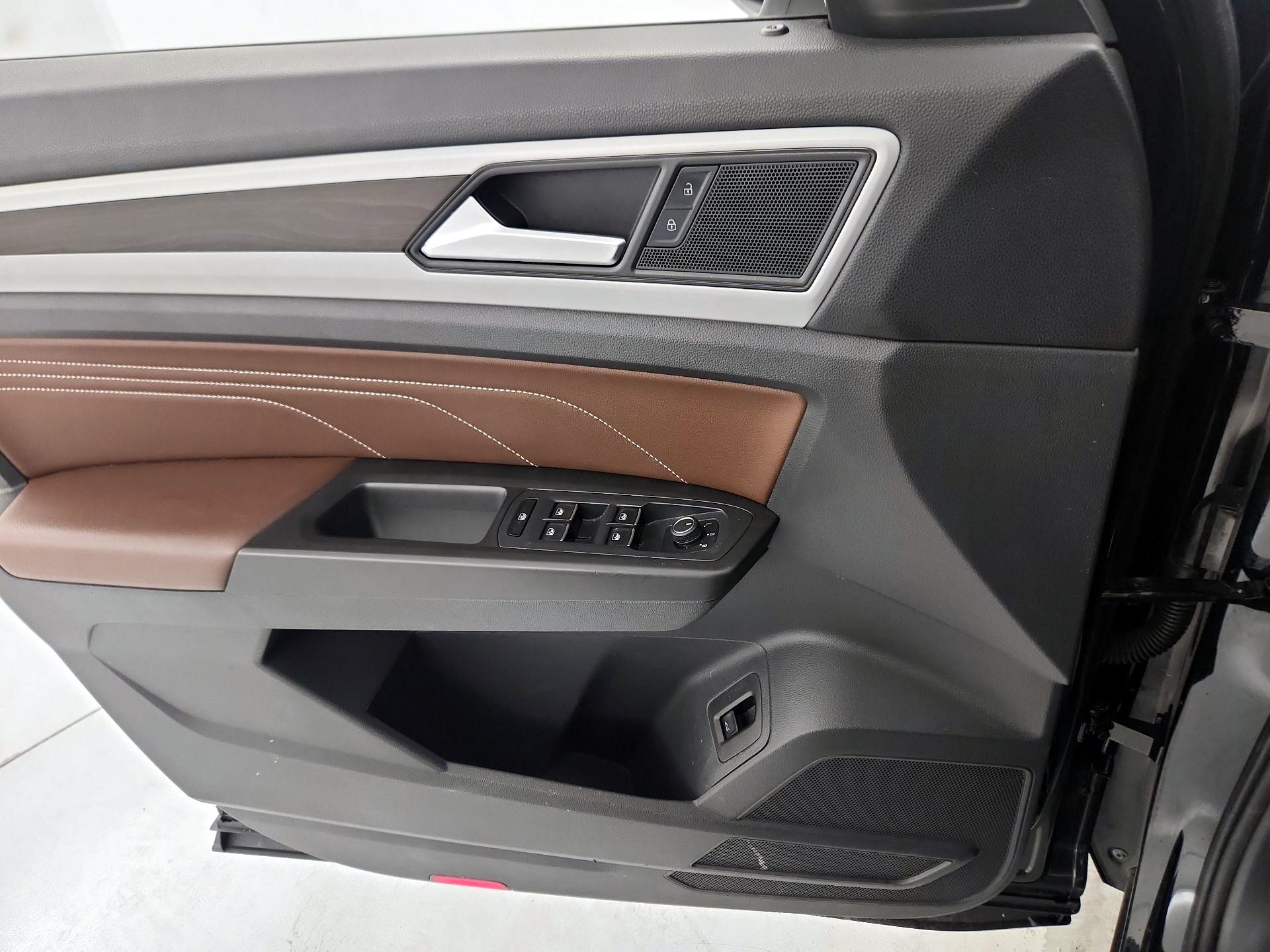 Thumbnail: 2022 Volkswagen Atlas - 12