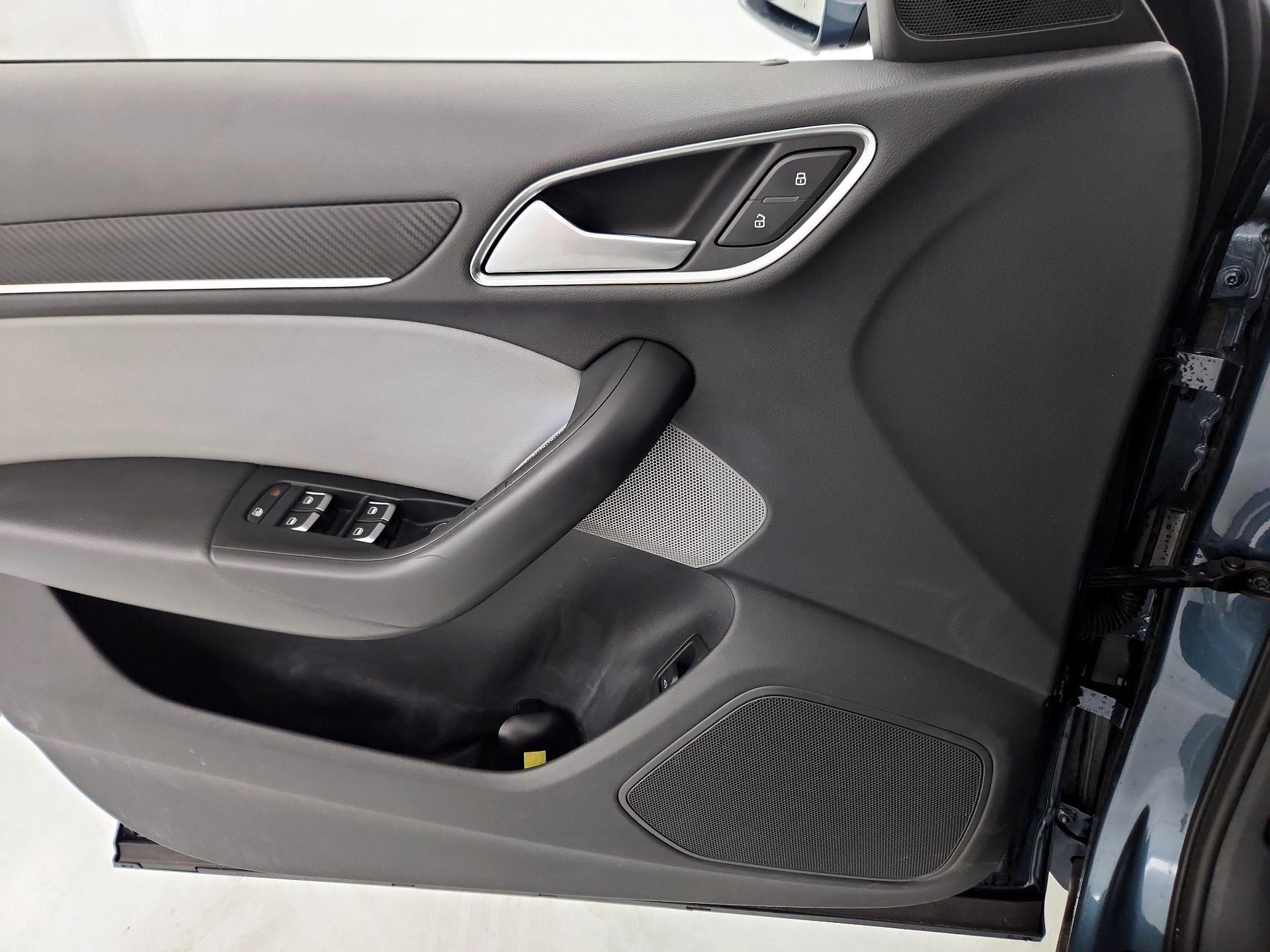 Thumbnail: 2018 Audi Q3 - 12