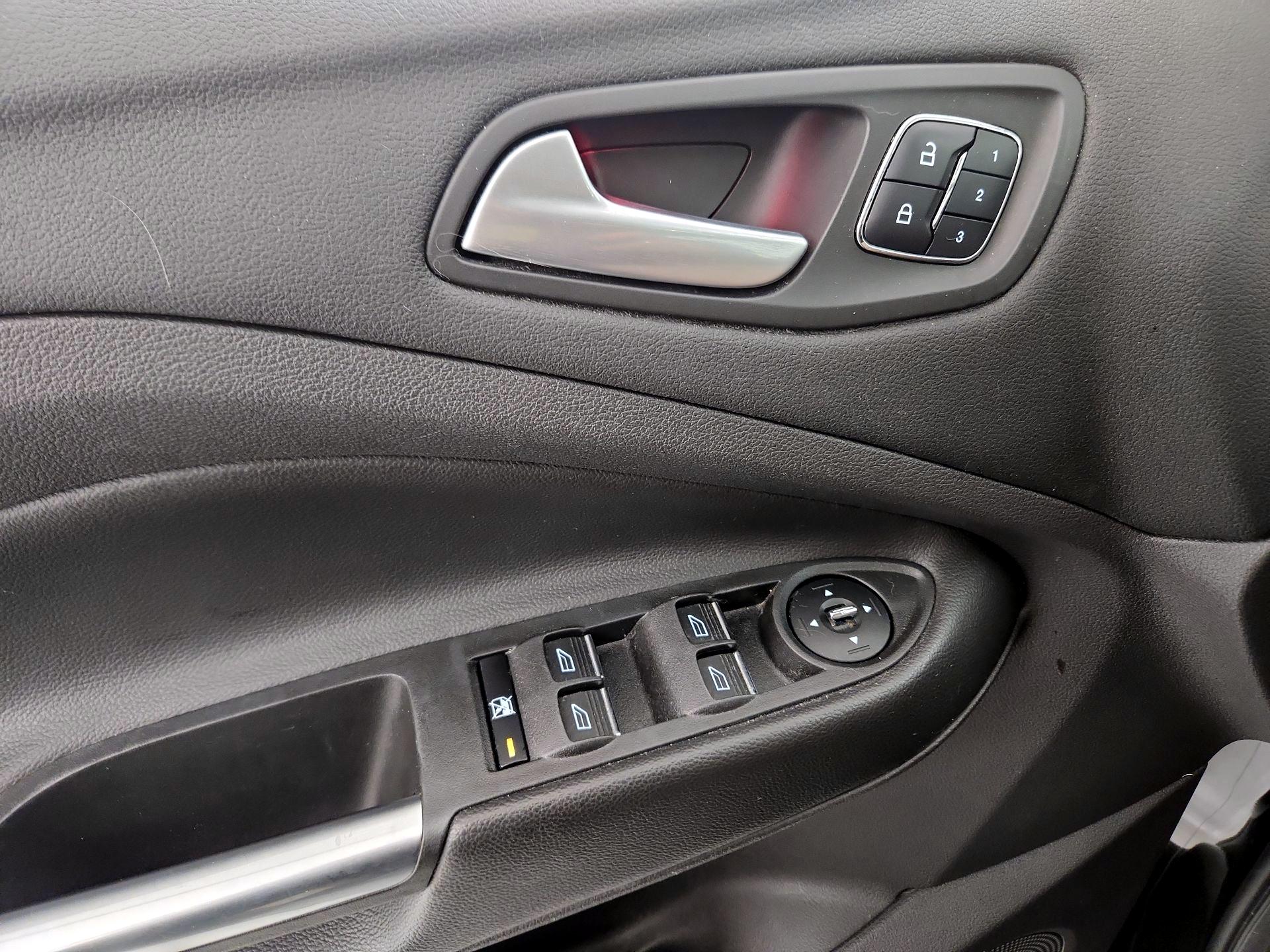 Thumbnail: 2015 Ford Escape - 12