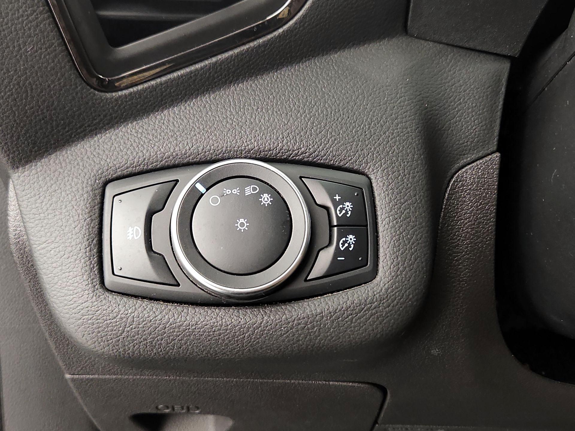 Thumbnail: 2015 Ford Escape - 13