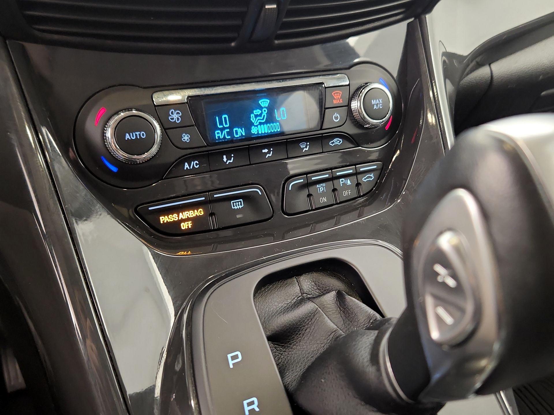 Thumbnail: 2015 Ford Escape - 17