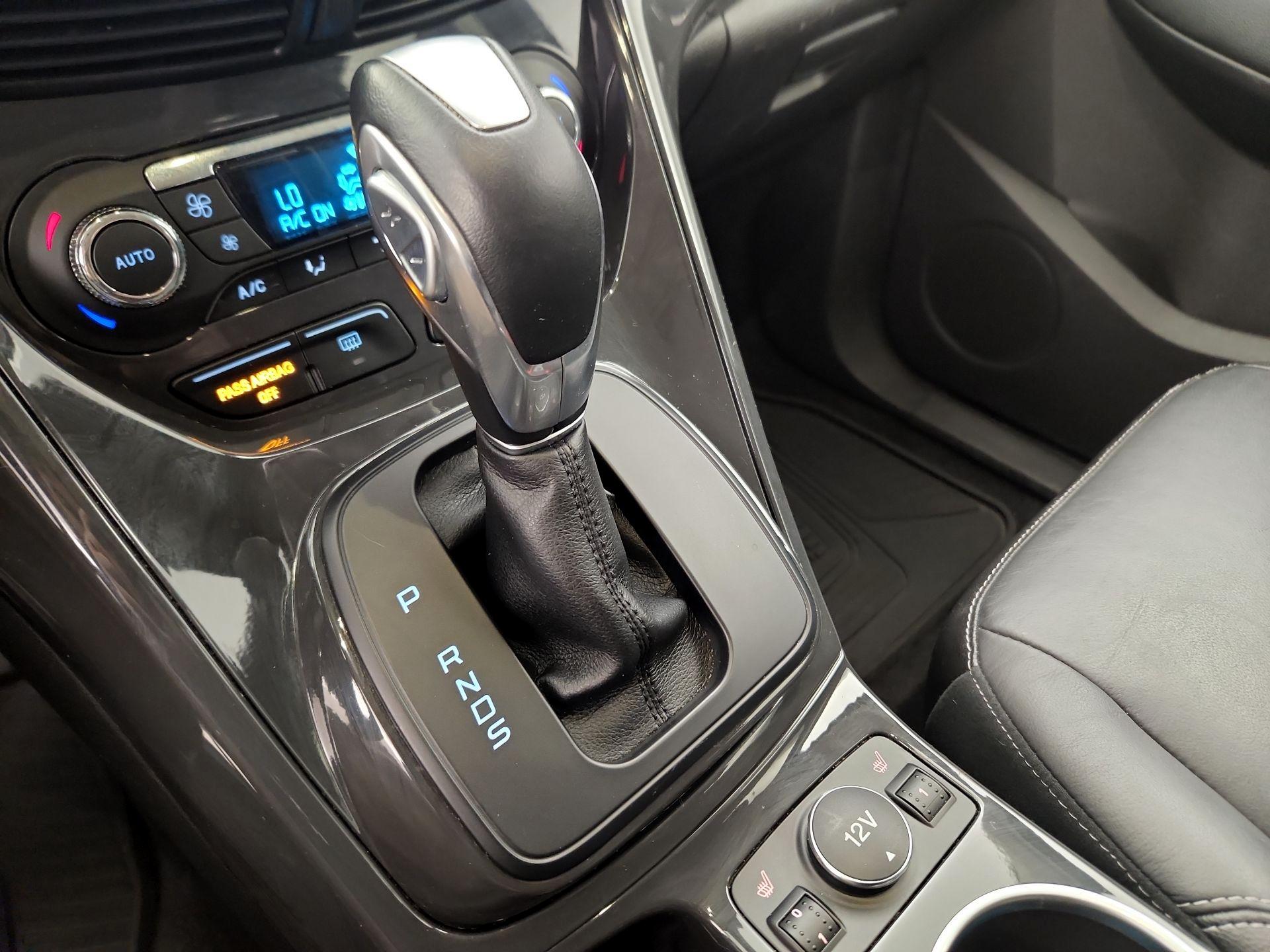 Thumbnail: 2015 Ford Escape - 18