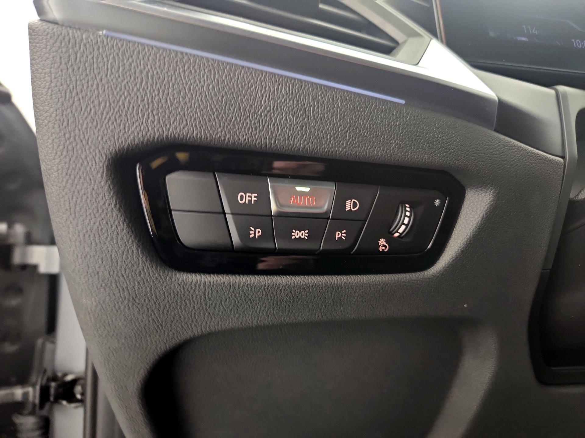 Thumbnail: 2023 BMW 3 Series - 13