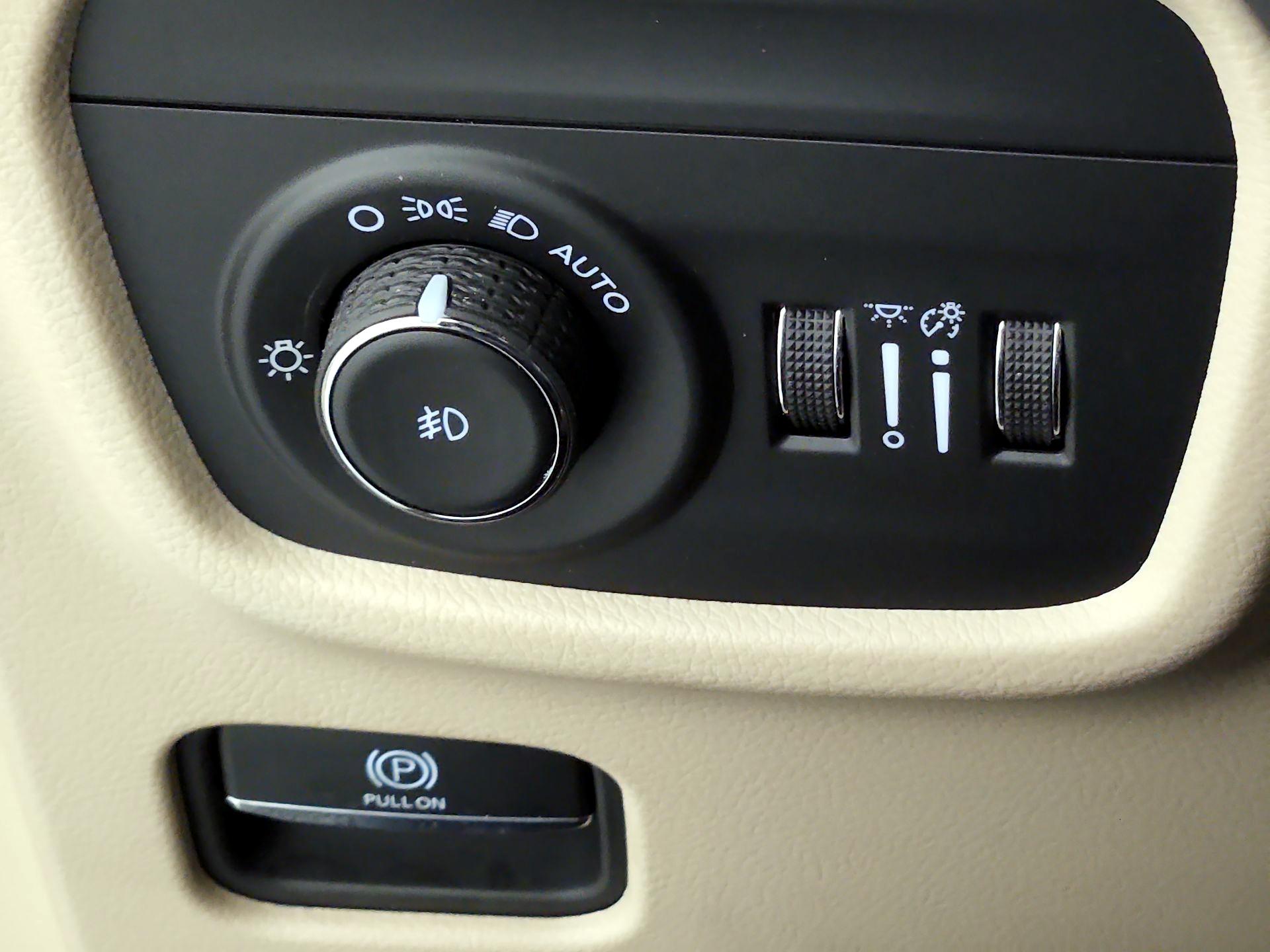 Thumbnail: 2024 Jeep Grand Cherokee - 13