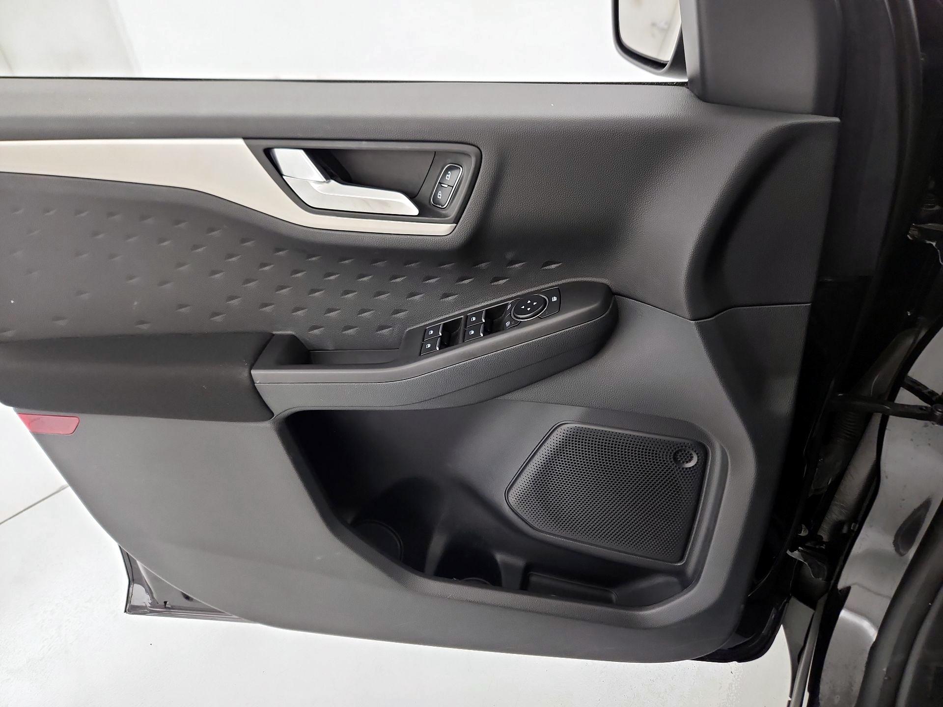 Thumbnail: 2020 Ford Escape - 12