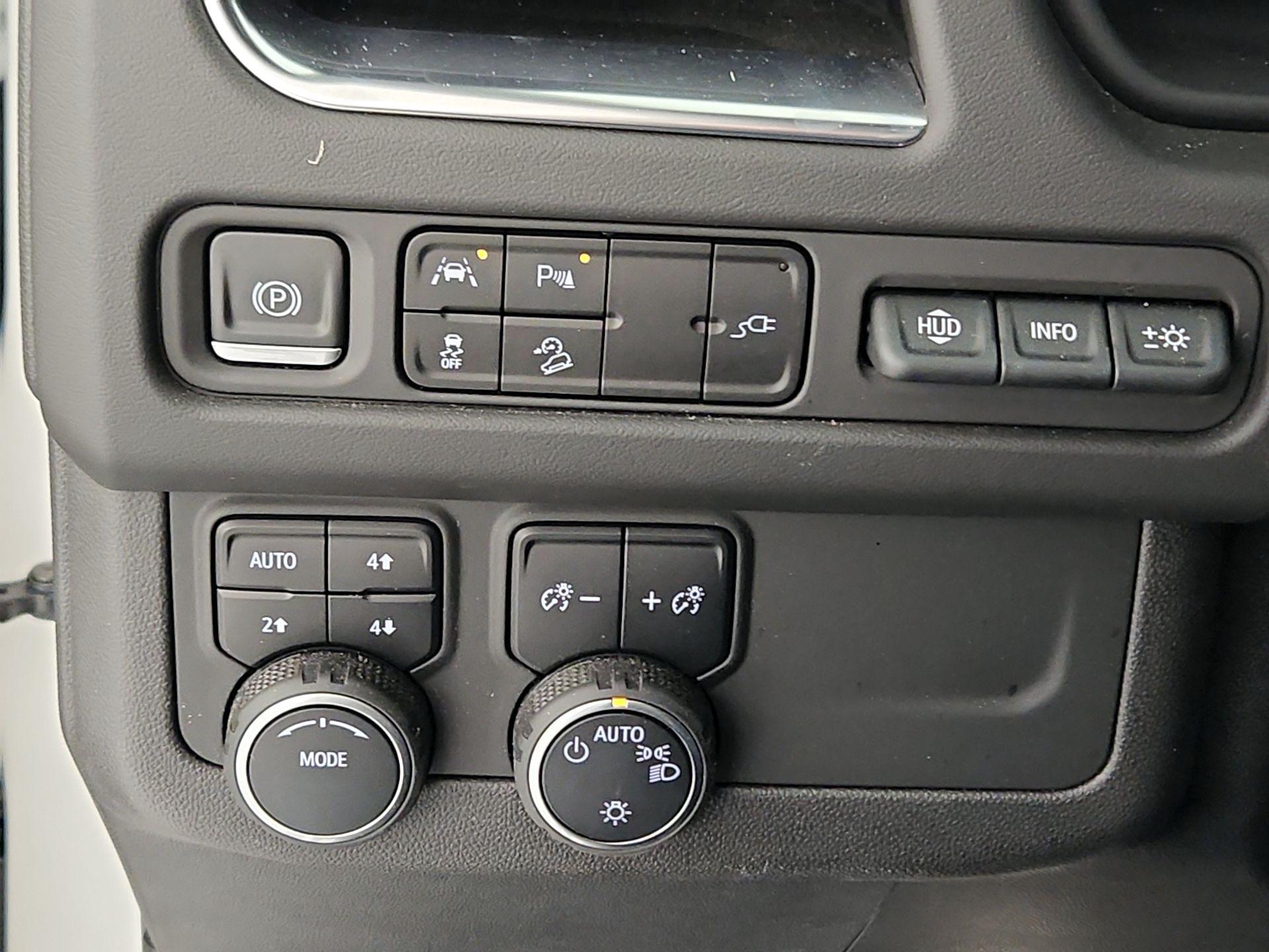 Thumbnail: 2021 Chevrolet Suburban - 13