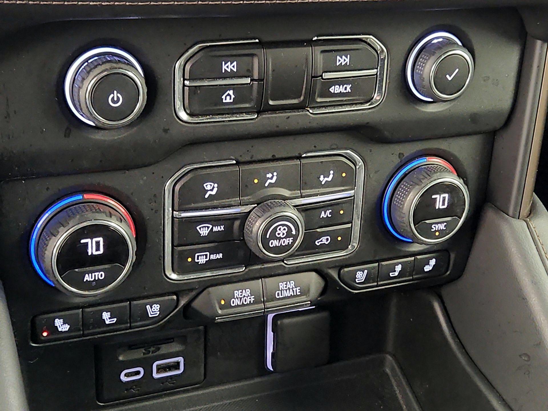 Thumbnail: 2021 Chevrolet Suburban - 16