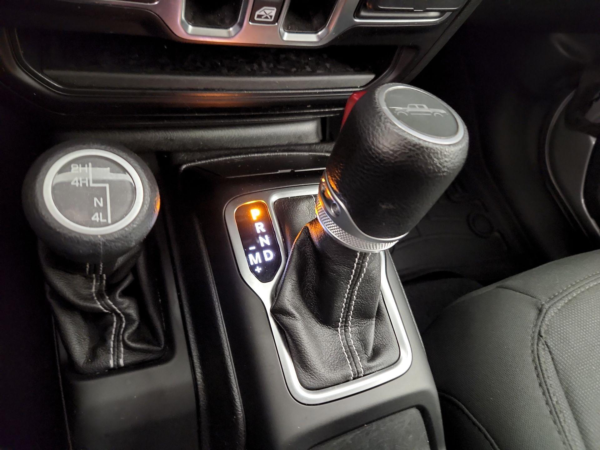 Thumbnail: 2020 Jeep Gladiator - 17