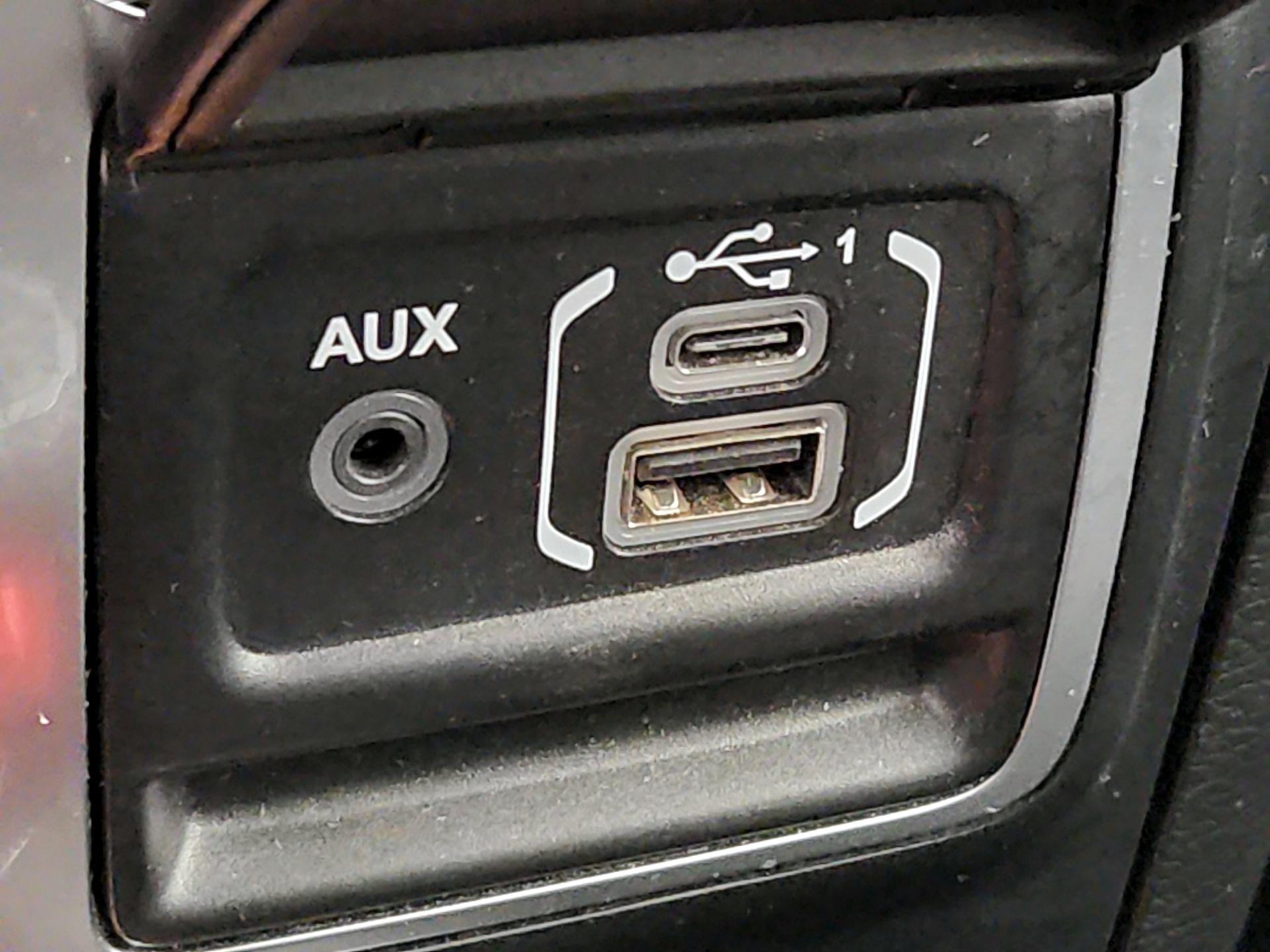 Thumbnail: 2020 Jeep Gladiator - 18