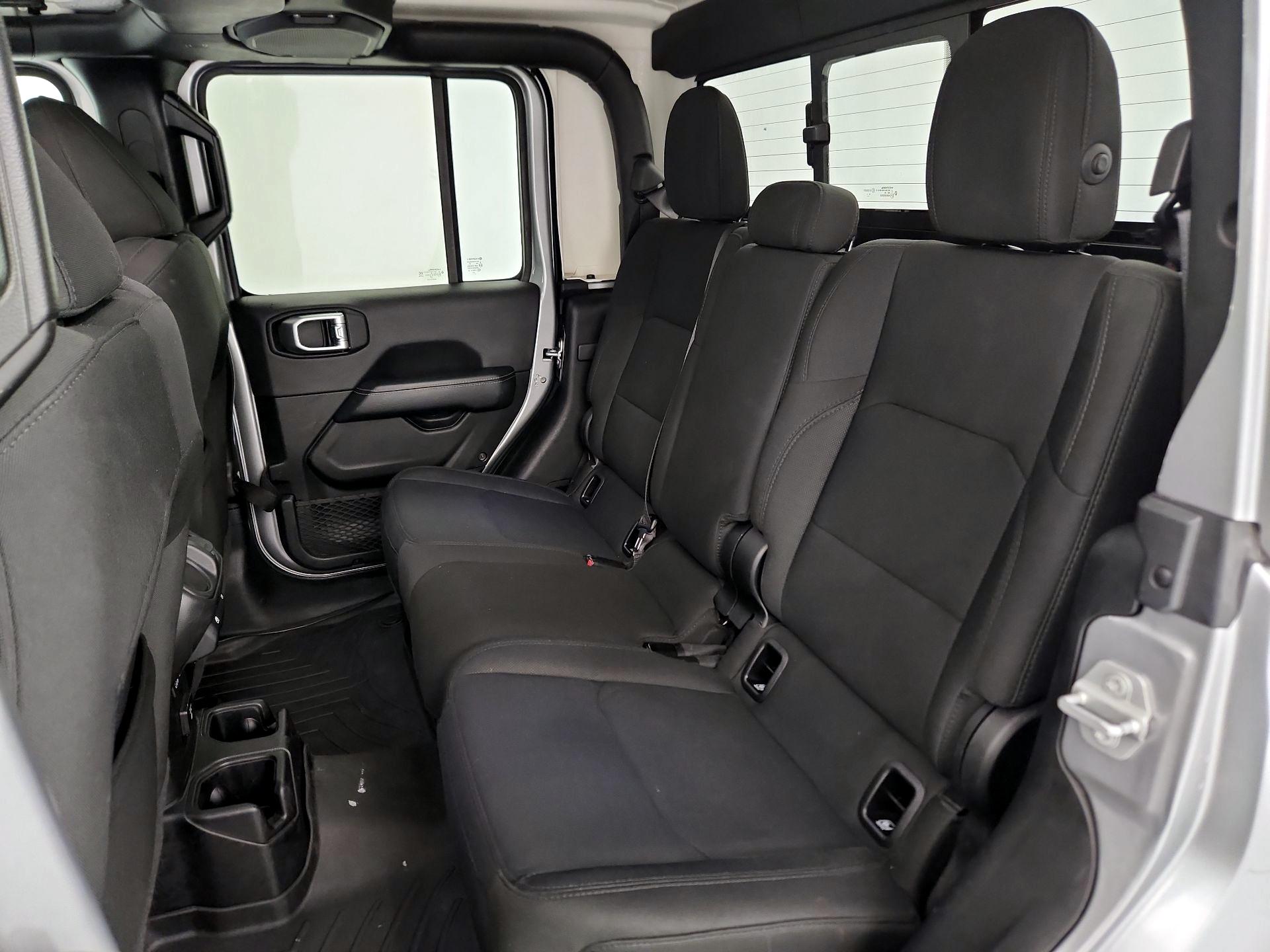 Thumbnail: 2020 Jeep Gladiator - 19