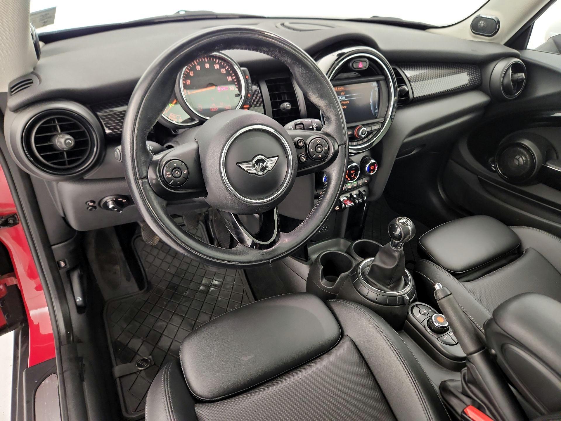 Thumbnail: 2017 MINI Cooper Hardtop - 9