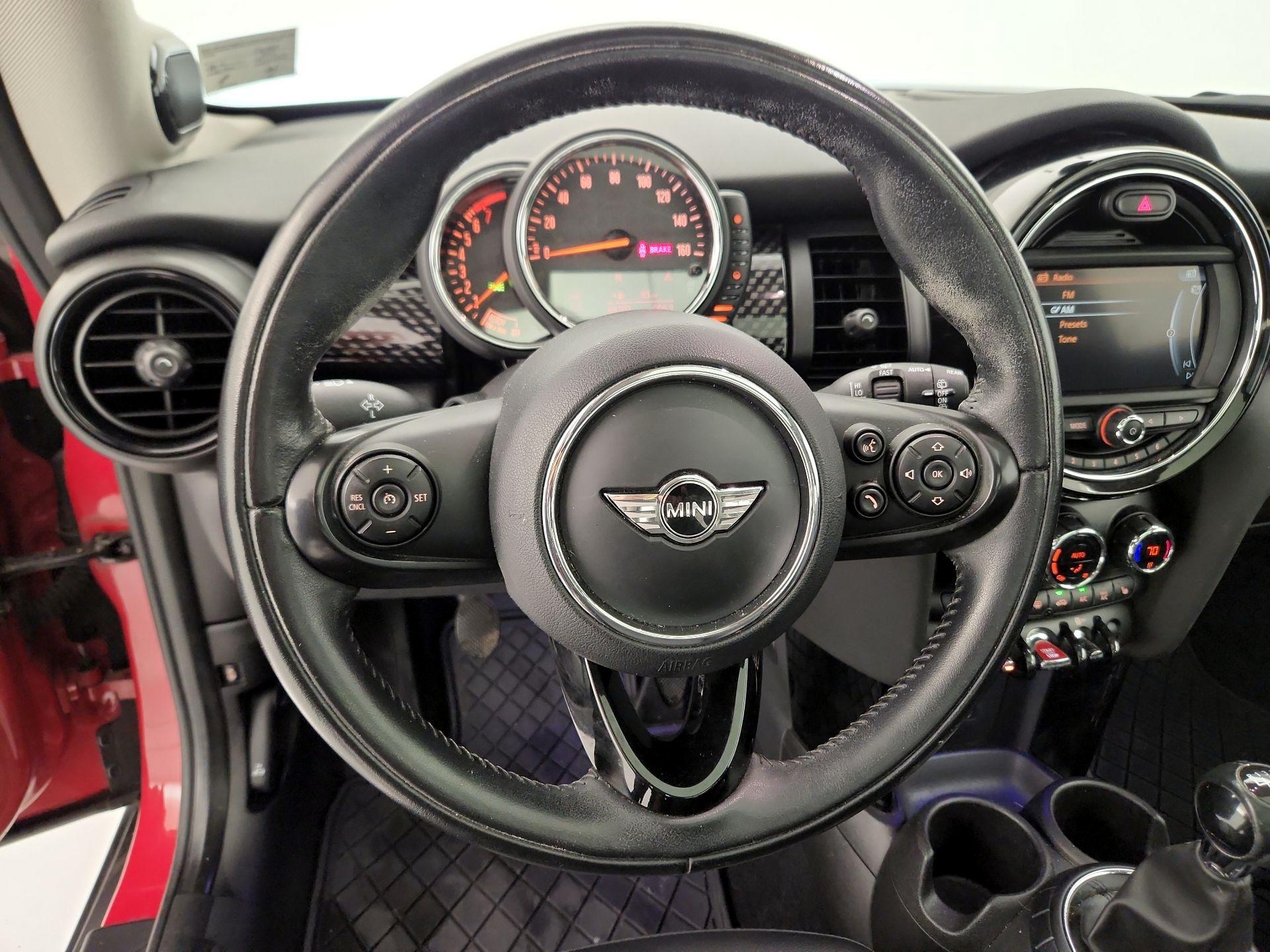 Thumbnail: 2017 MINI Cooper Hardtop - 10