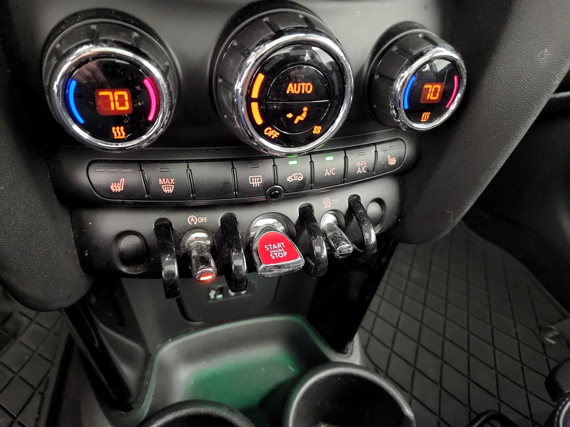 Thumbnail: 2017 MINI Cooper Hardtop - 16