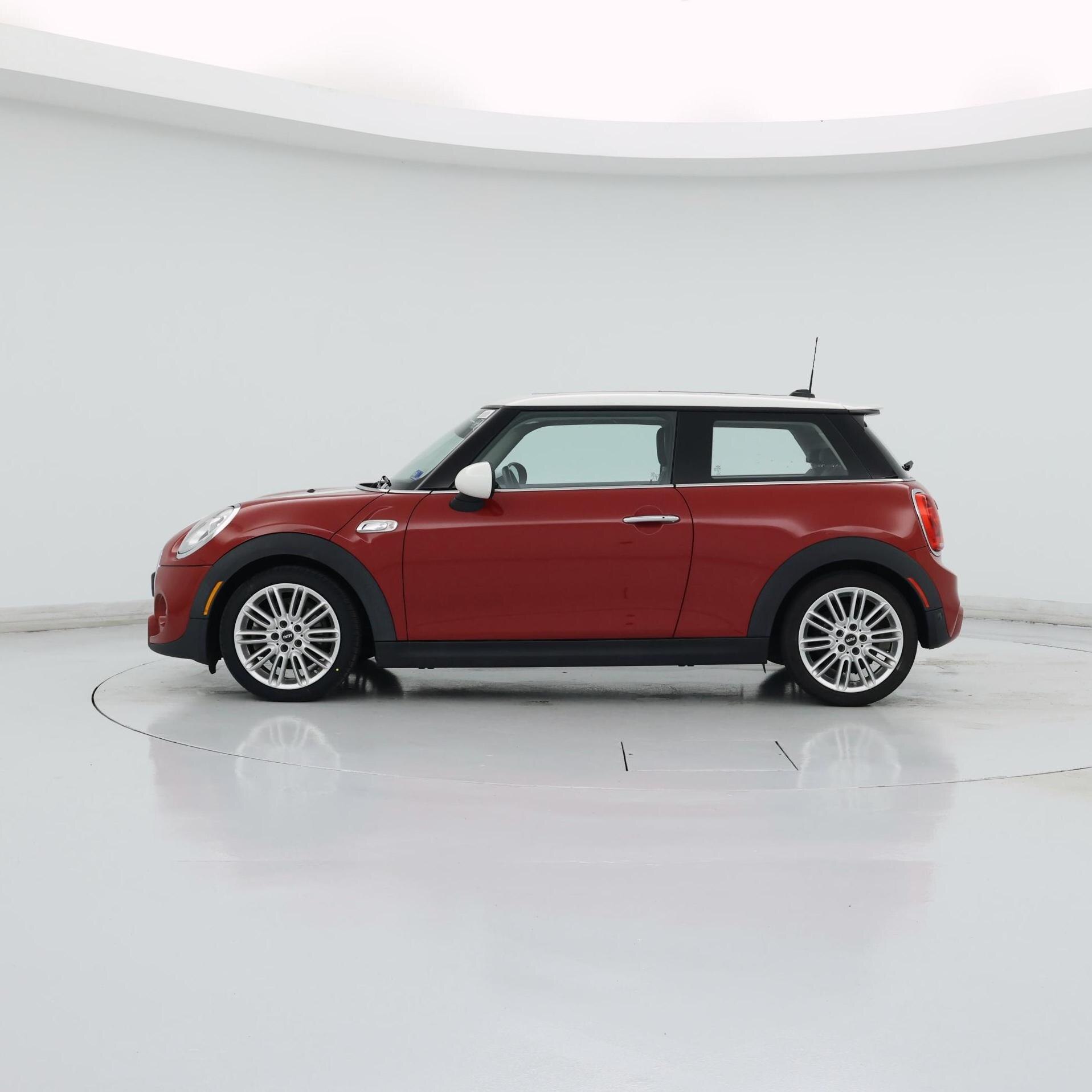 Thumbnail: 2017 MINI Cooper Hardtop - 3