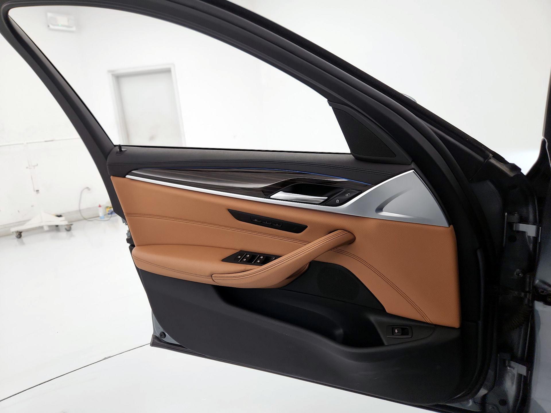 Thumbnail: 2020 BMW 5 Series - 12