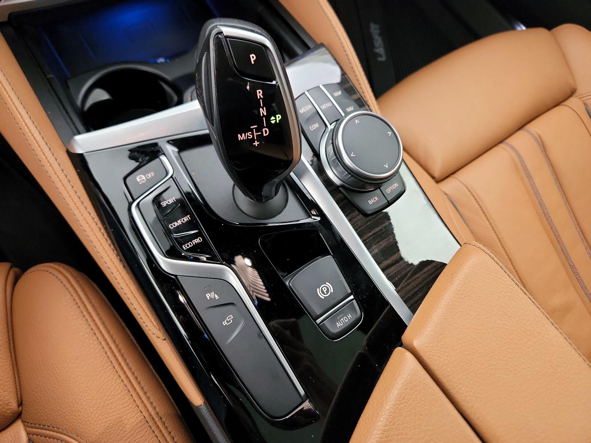 Thumbnail: 2020 BMW 5 Series - 18