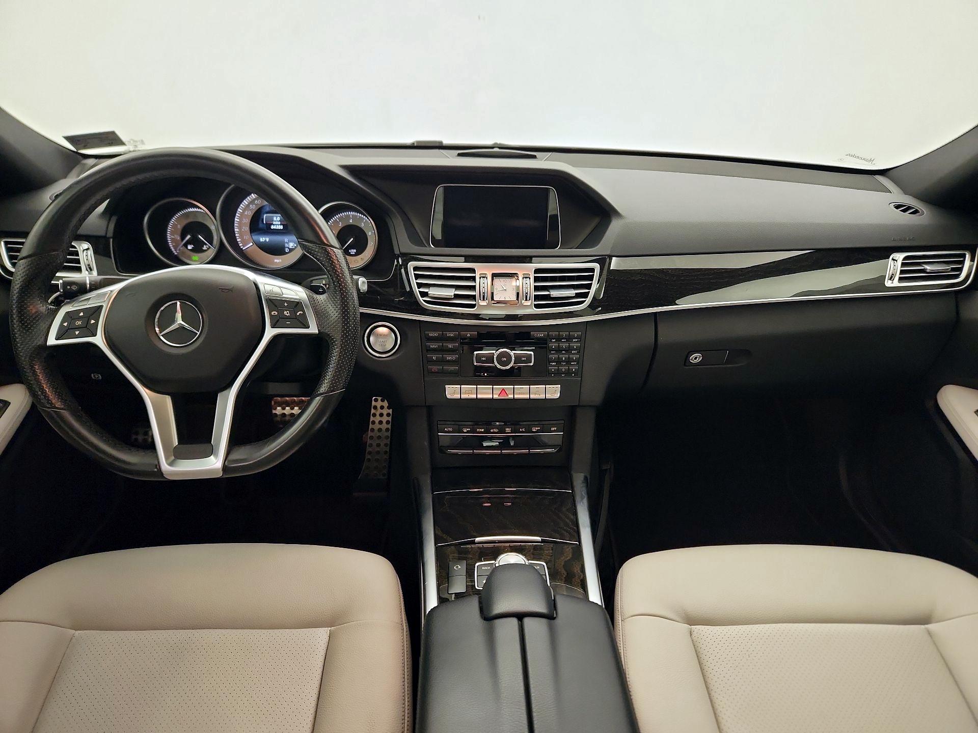 Thumbnail: 2015 Mercedes-Benz E-Class - 9