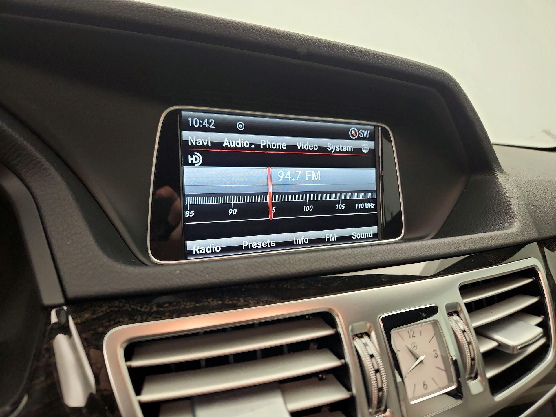 Thumbnail: 2015 Mercedes-Benz E-Class - 15