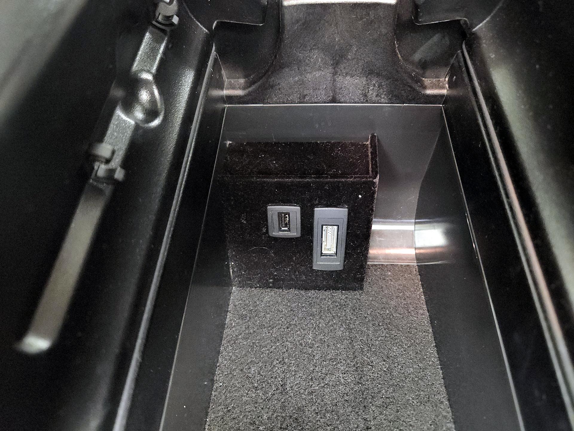 Thumbnail: 2015 Mercedes-Benz E-Class - 18