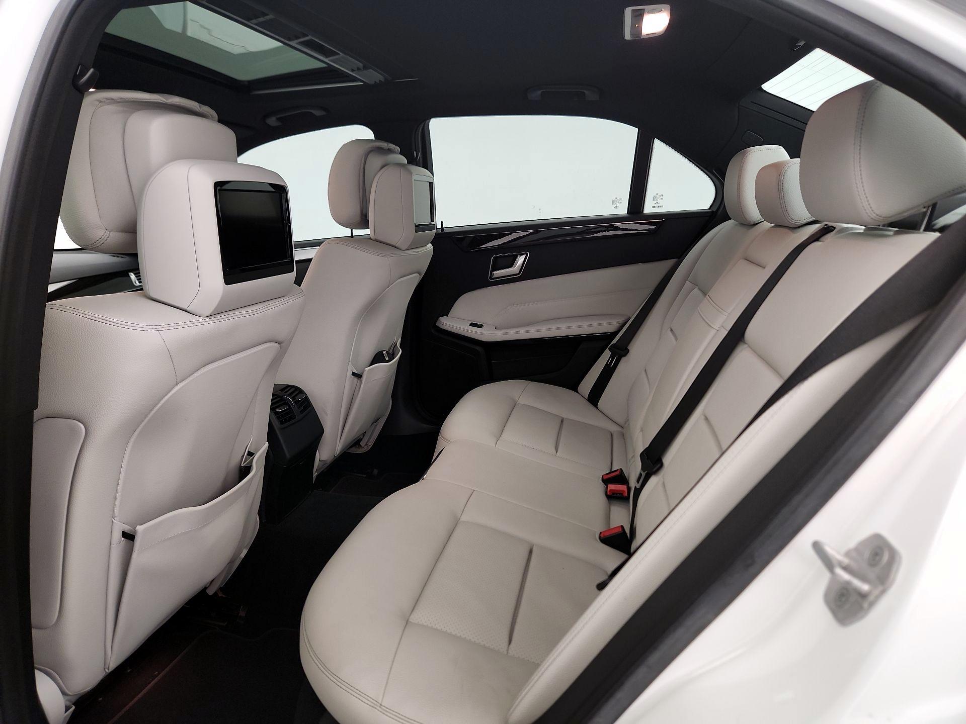 Thumbnail: 2015 Mercedes-Benz E-Class - 20