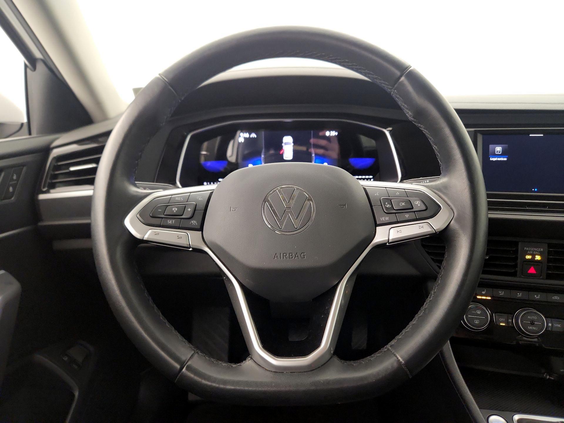 Thumbnail: 2023 Volkswagen Jetta - 10