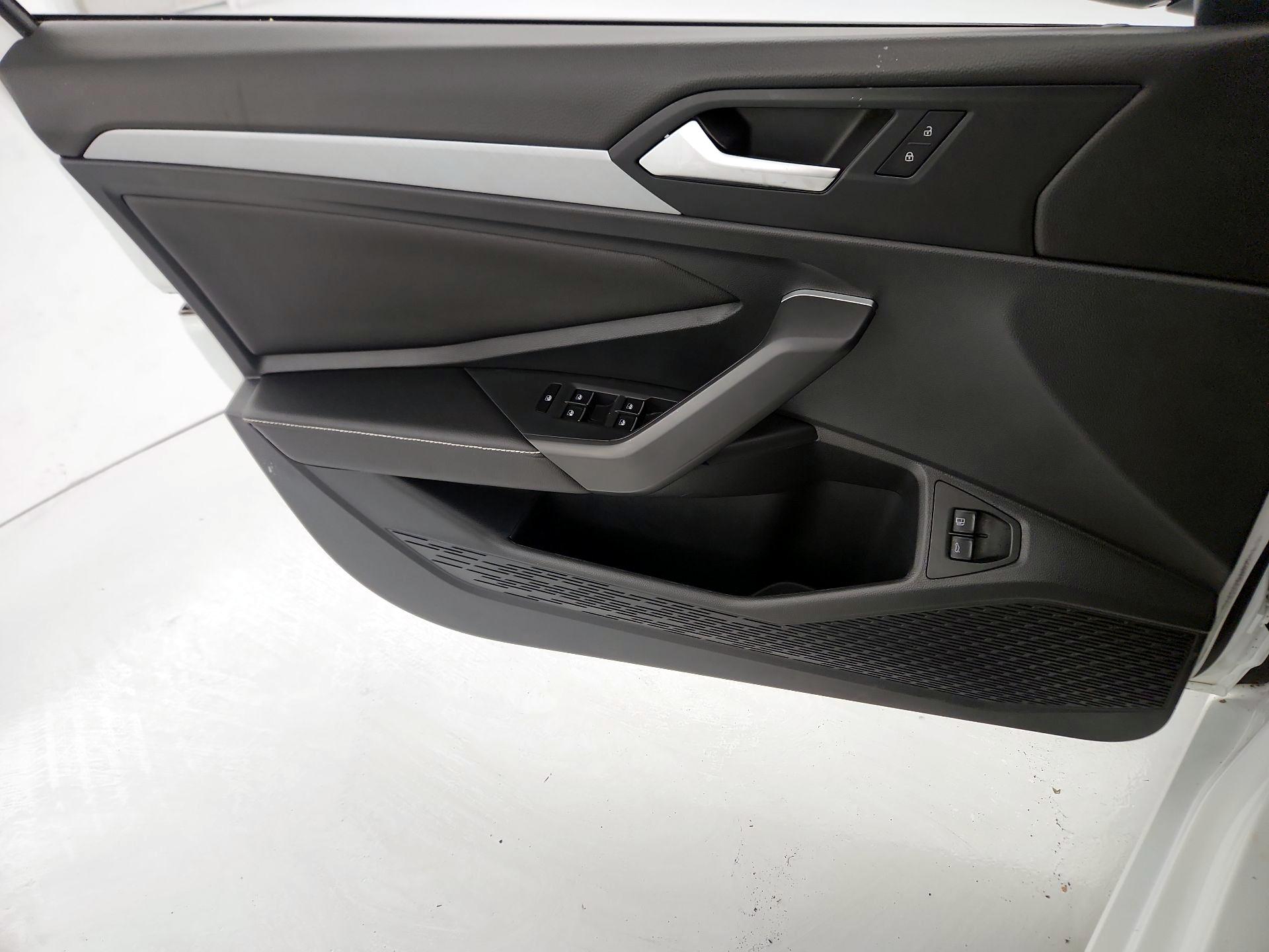 Thumbnail: 2023 Volkswagen Jetta - 12