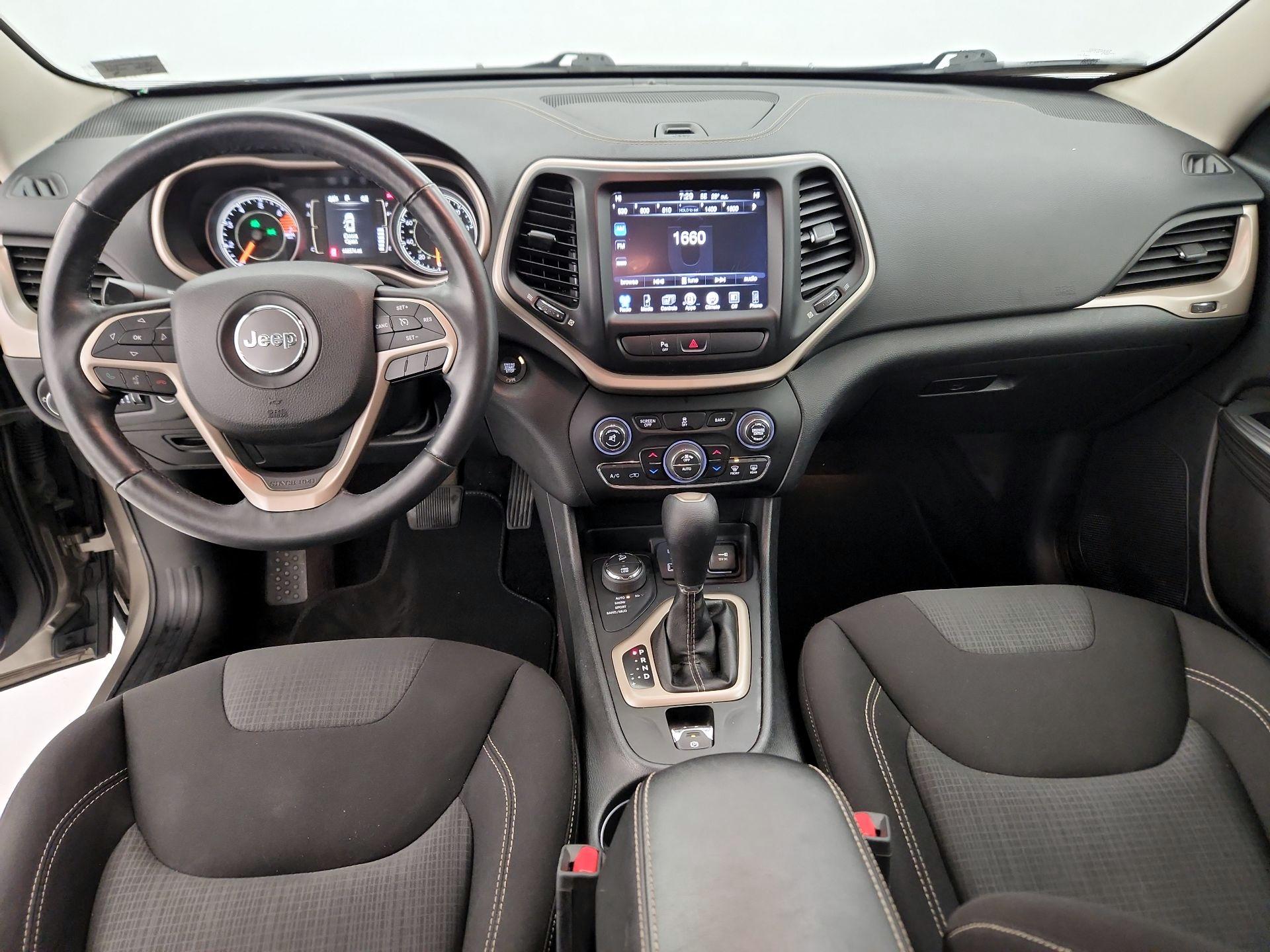 Thumbnail: 2016 Jeep Cherokee - 9