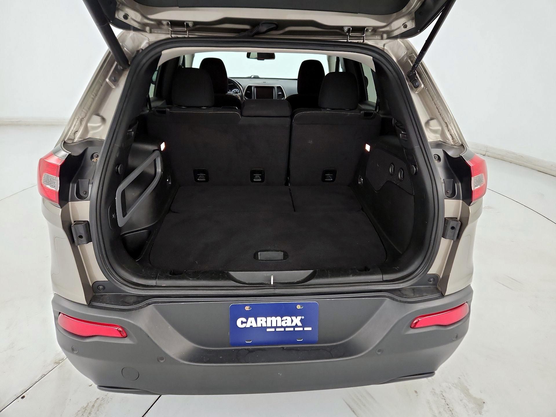 Thumbnail: 2016 Jeep Cherokee - 20