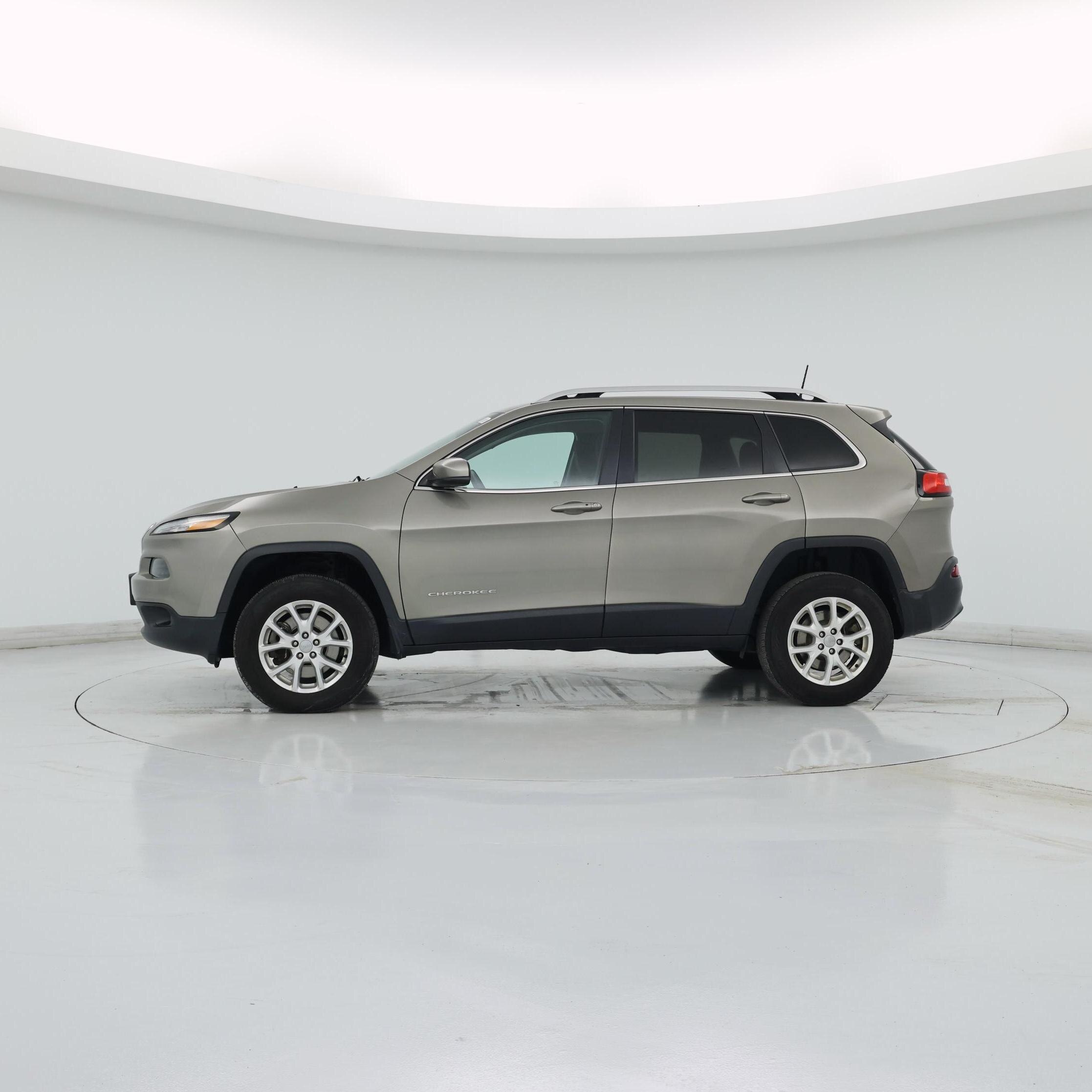Thumbnail: 2016 Jeep Cherokee - 3
