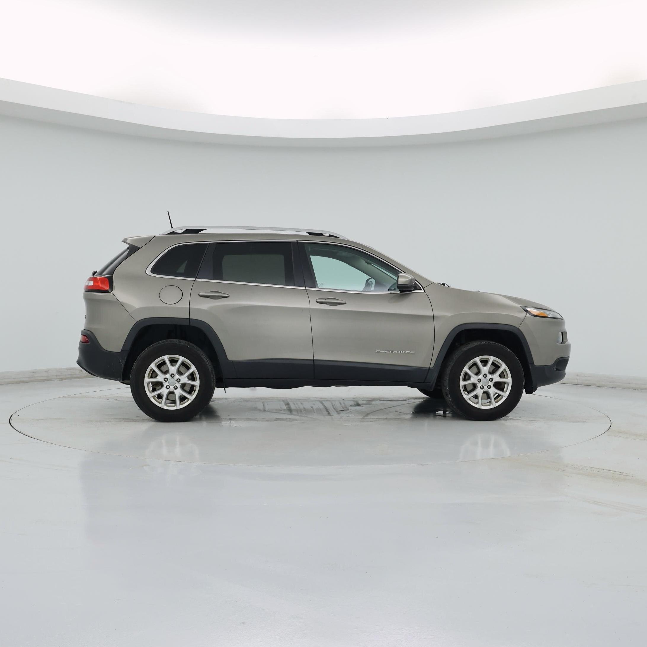 Thumbnail: 2016 Jeep Cherokee - 7