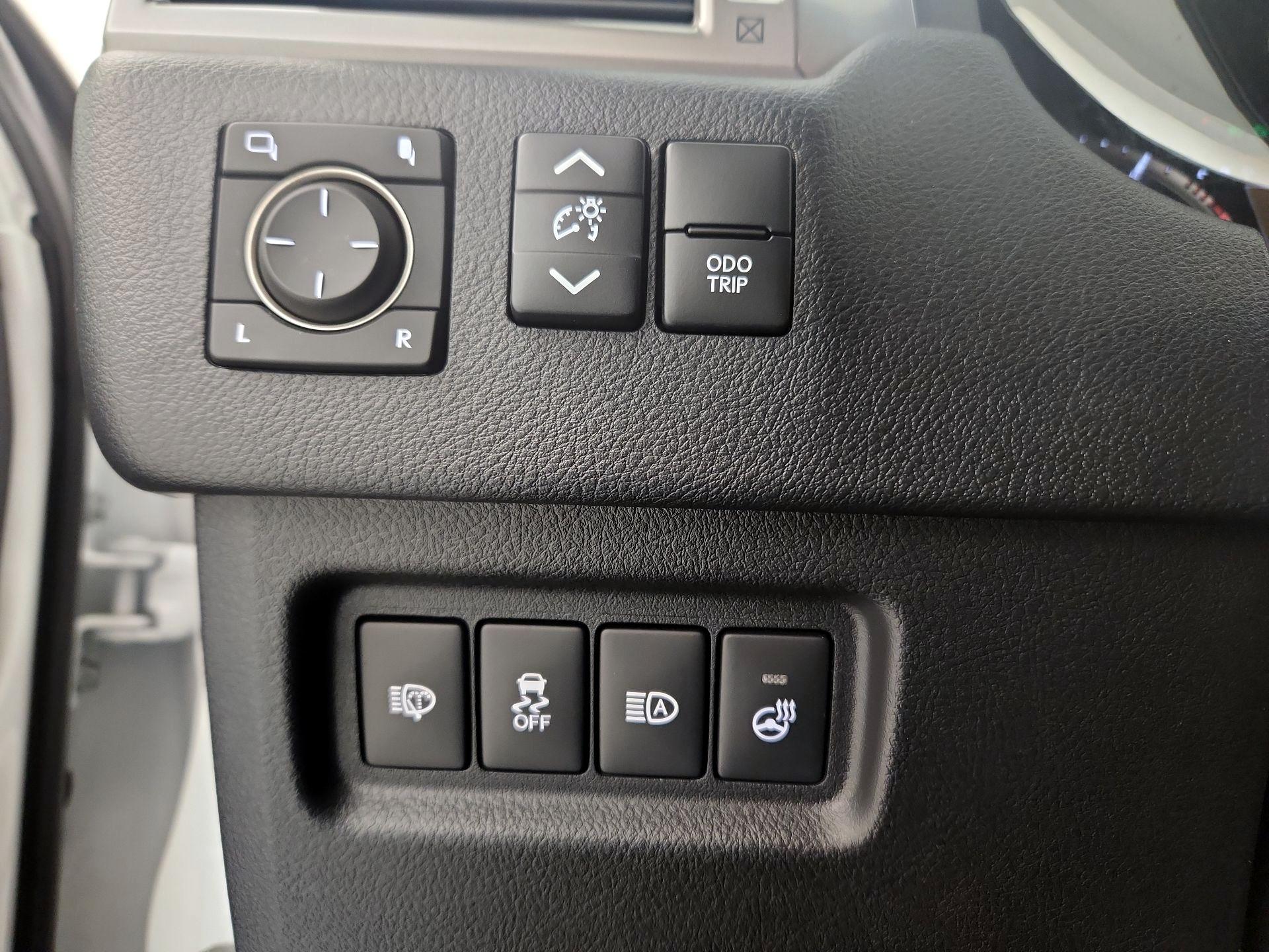 Thumbnail: 2023 Lexus GX - 13