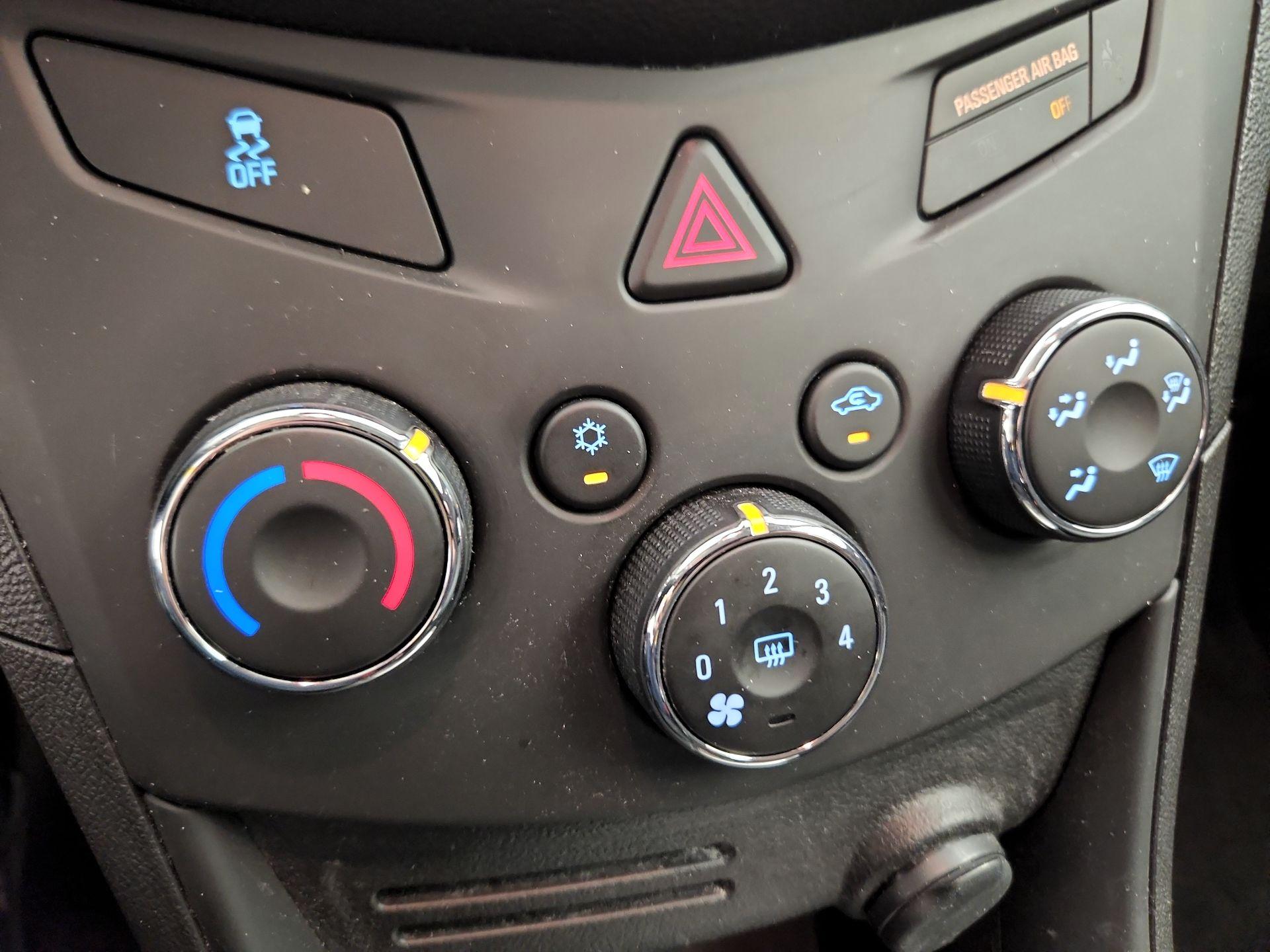 Thumbnail: 2016 Chevrolet Trax - 16