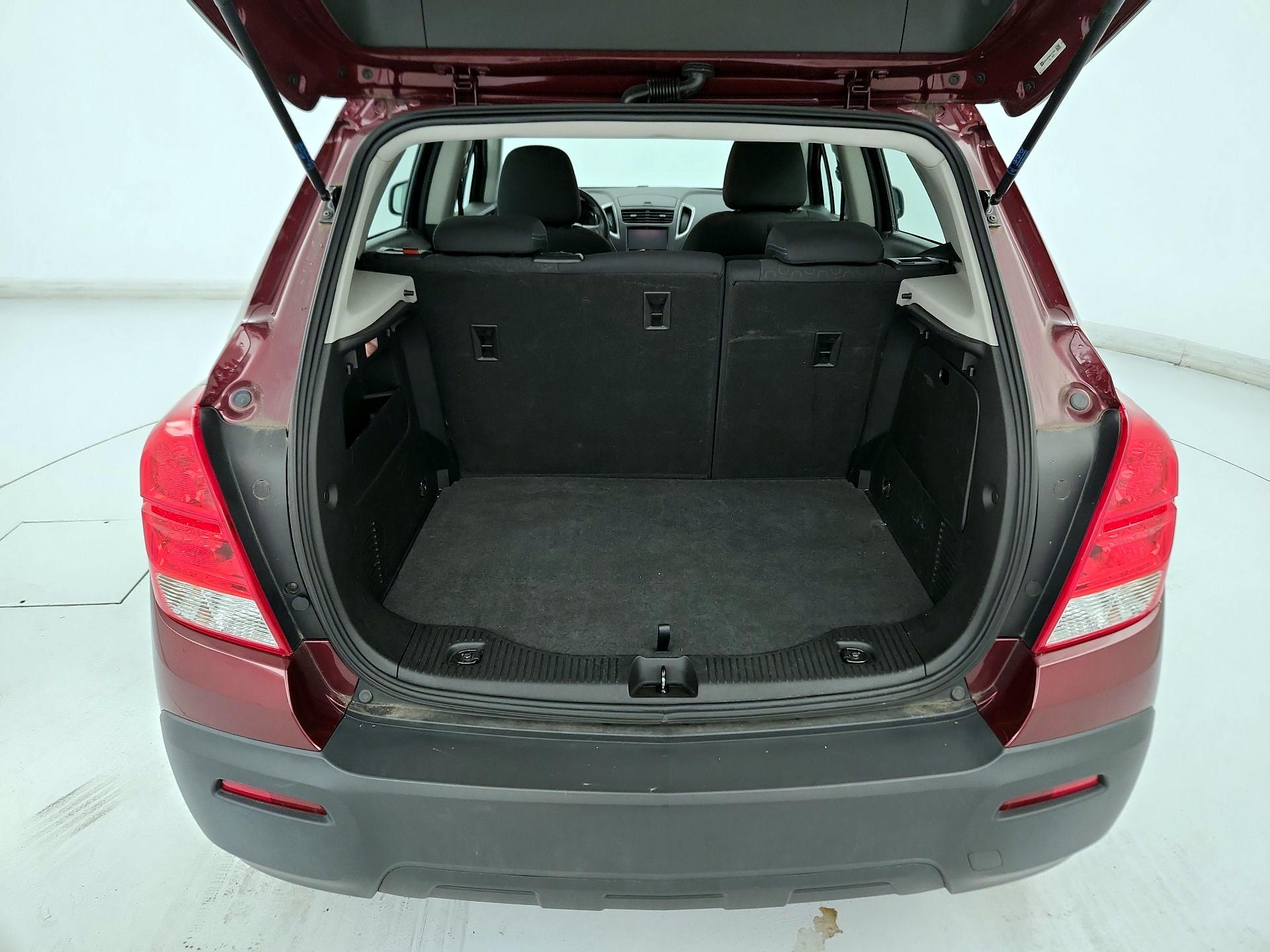 Thumbnail: 2016 Chevrolet Trax - 19