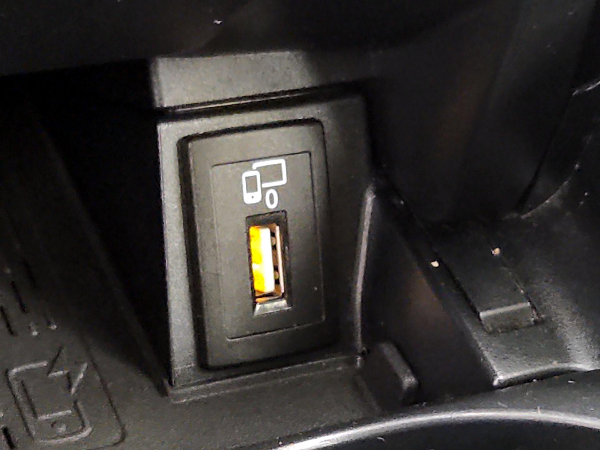 Thumbnail: 2020 Mercedes-Benz C-Class - 19